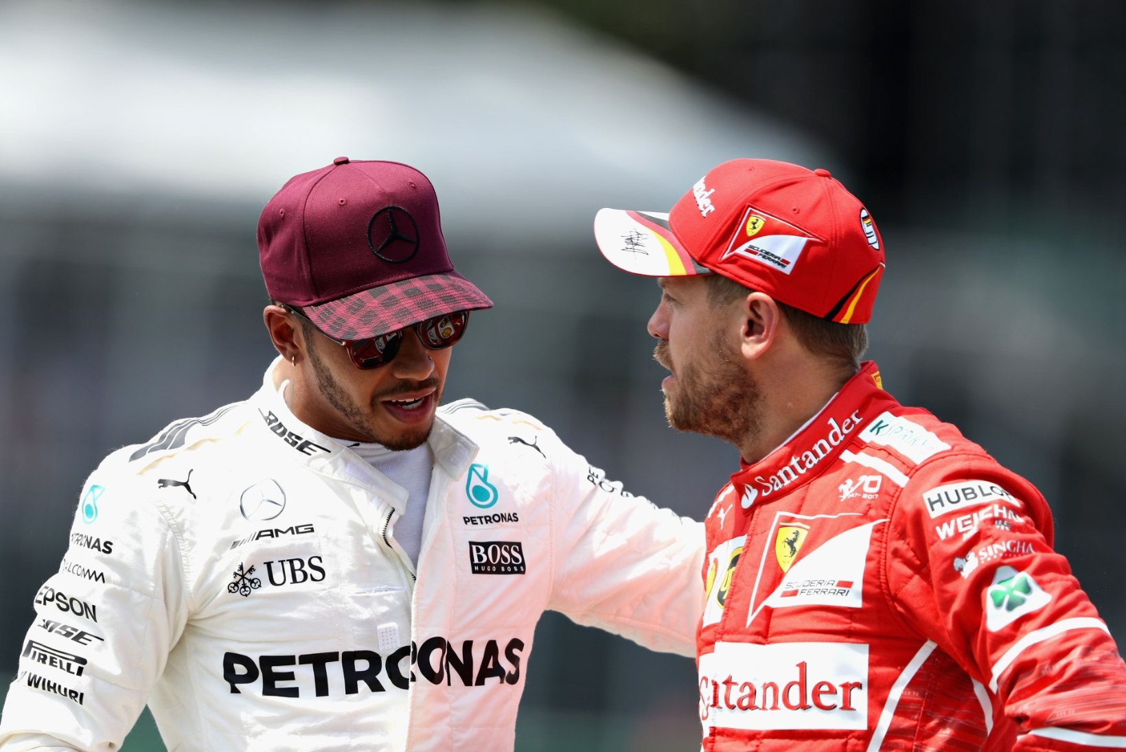 RIIUKUKED HOOS: Vettel tahab Hamiltoniga rääkida, aga Hamilton ei anna telefoninumbrit