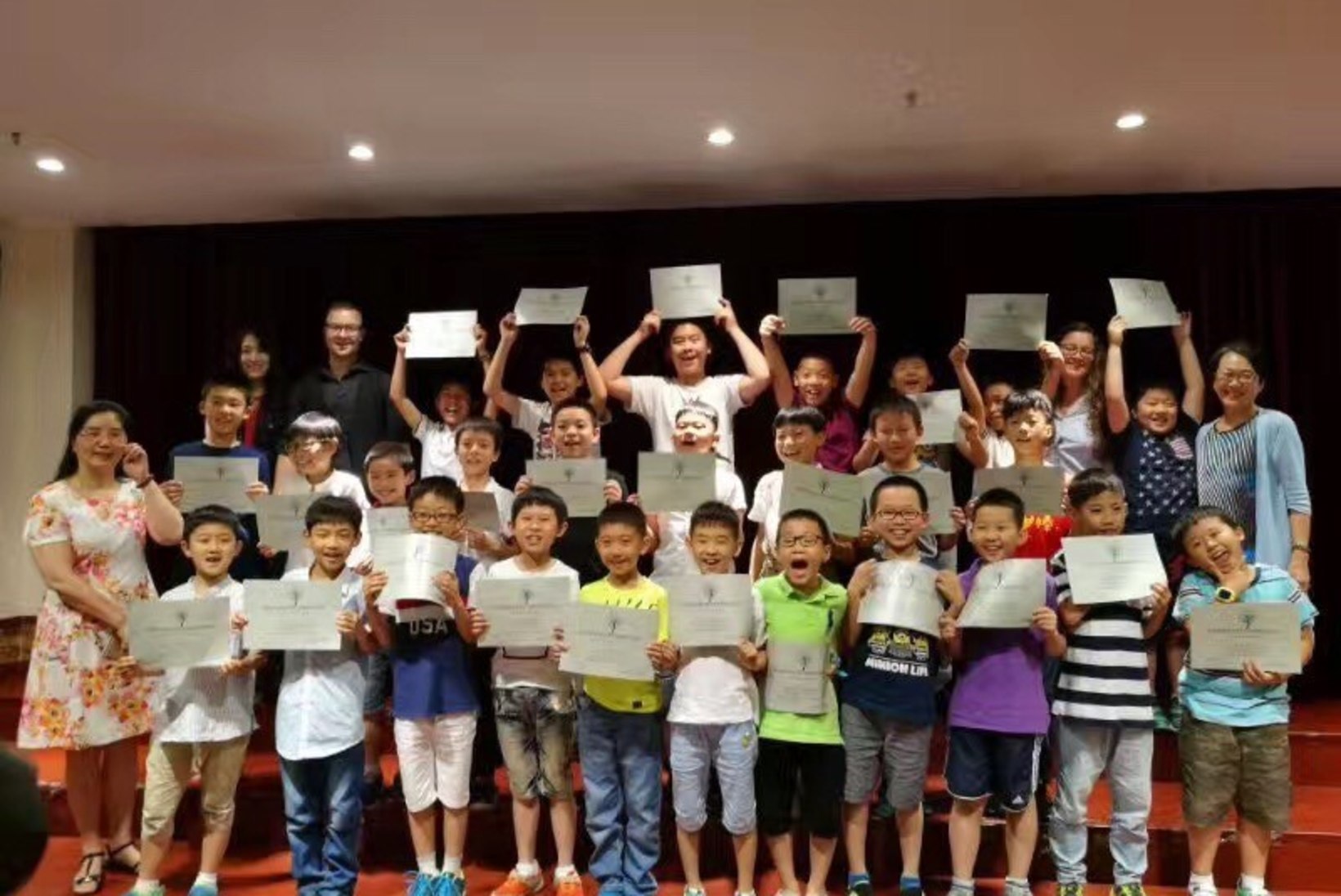 Noor eesti dirigent avas Hiinas esimese poistekoorikooli