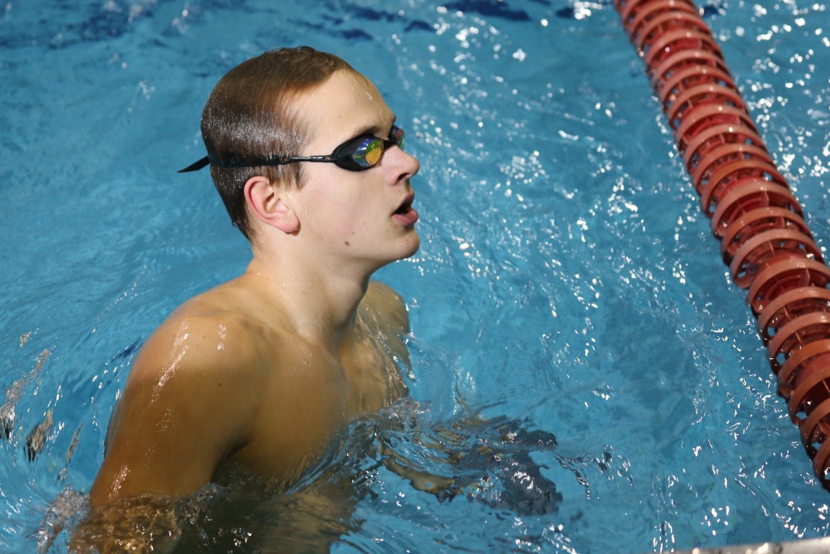 Eesti ujujad pääsesid juunioride EMil poolfinaali