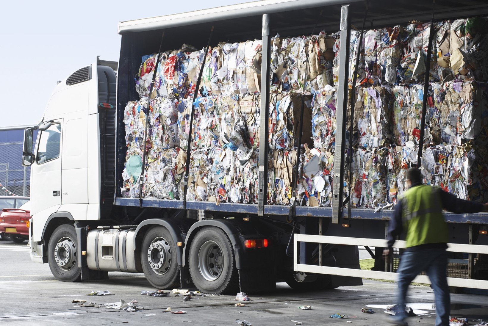 Kahtlustus: Soome ettevõtte smugeldas Eestisse üle 180 tonni jäätmeid