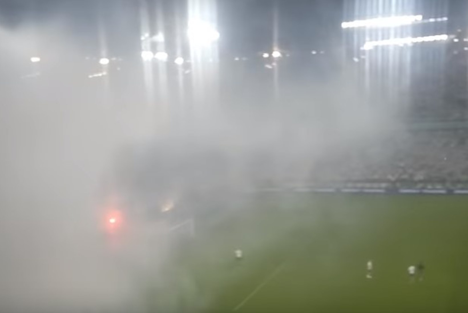 VIDEO | Karm tulemöll: vaata, kuidas Kostja konkurendi Varssavi Legia fännid tähistasid riigi meistriks tulekut!