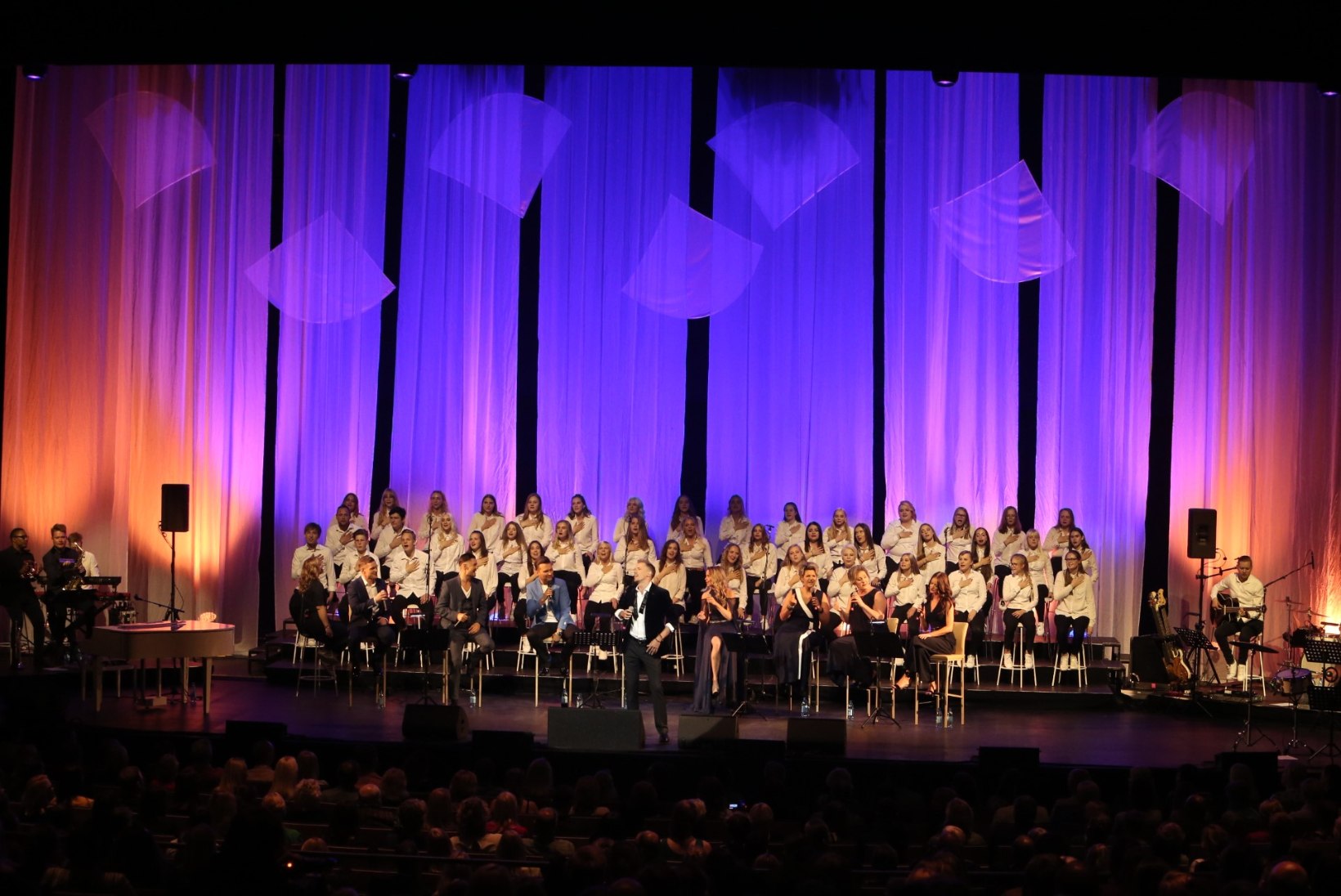 GALERII | George Michaeli austuskontsert tõi Nordea Kontserdimaja rahvast täis