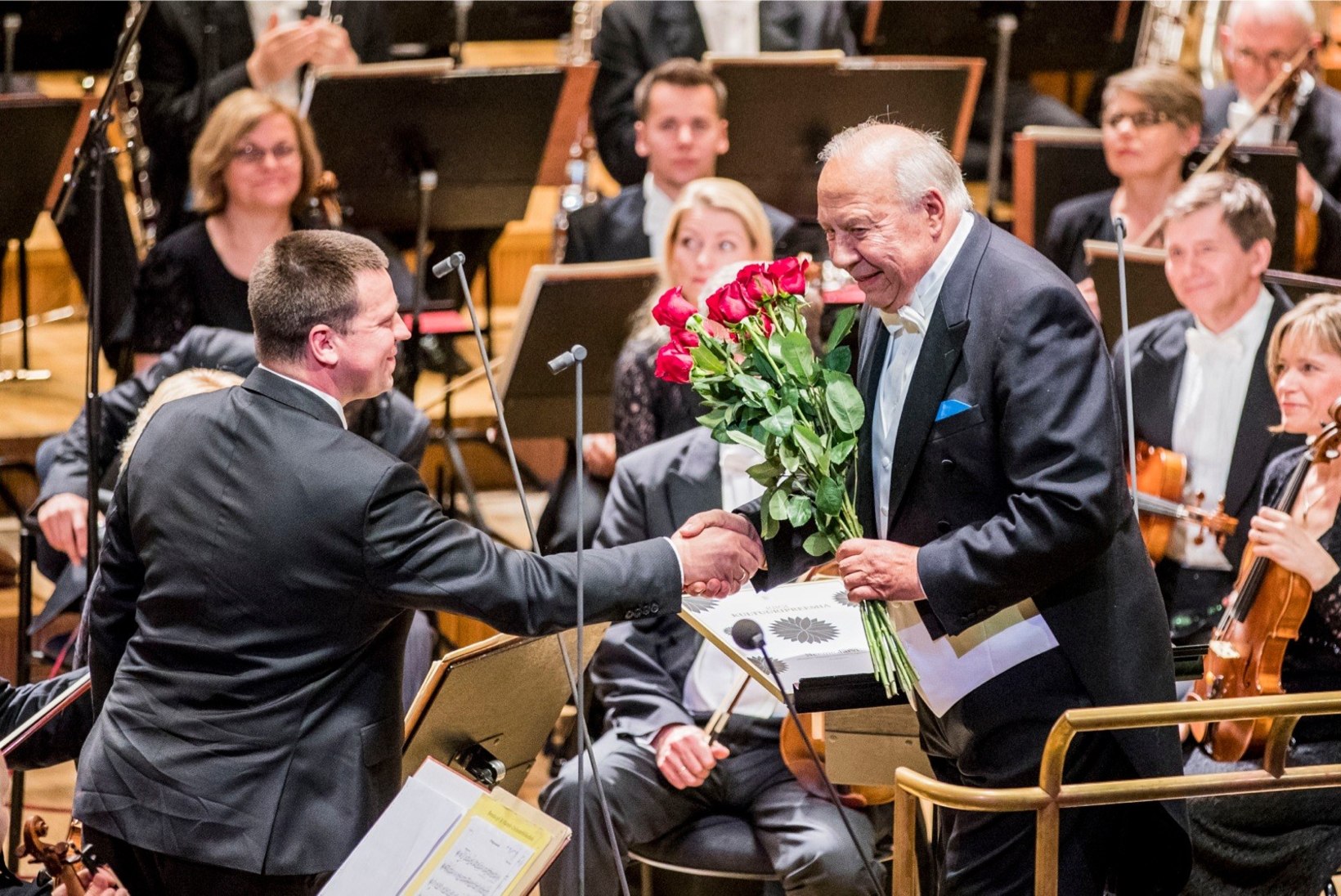 GALERII | Estonia kontserdisaalis õnnitleti maestro Neeme Järvit