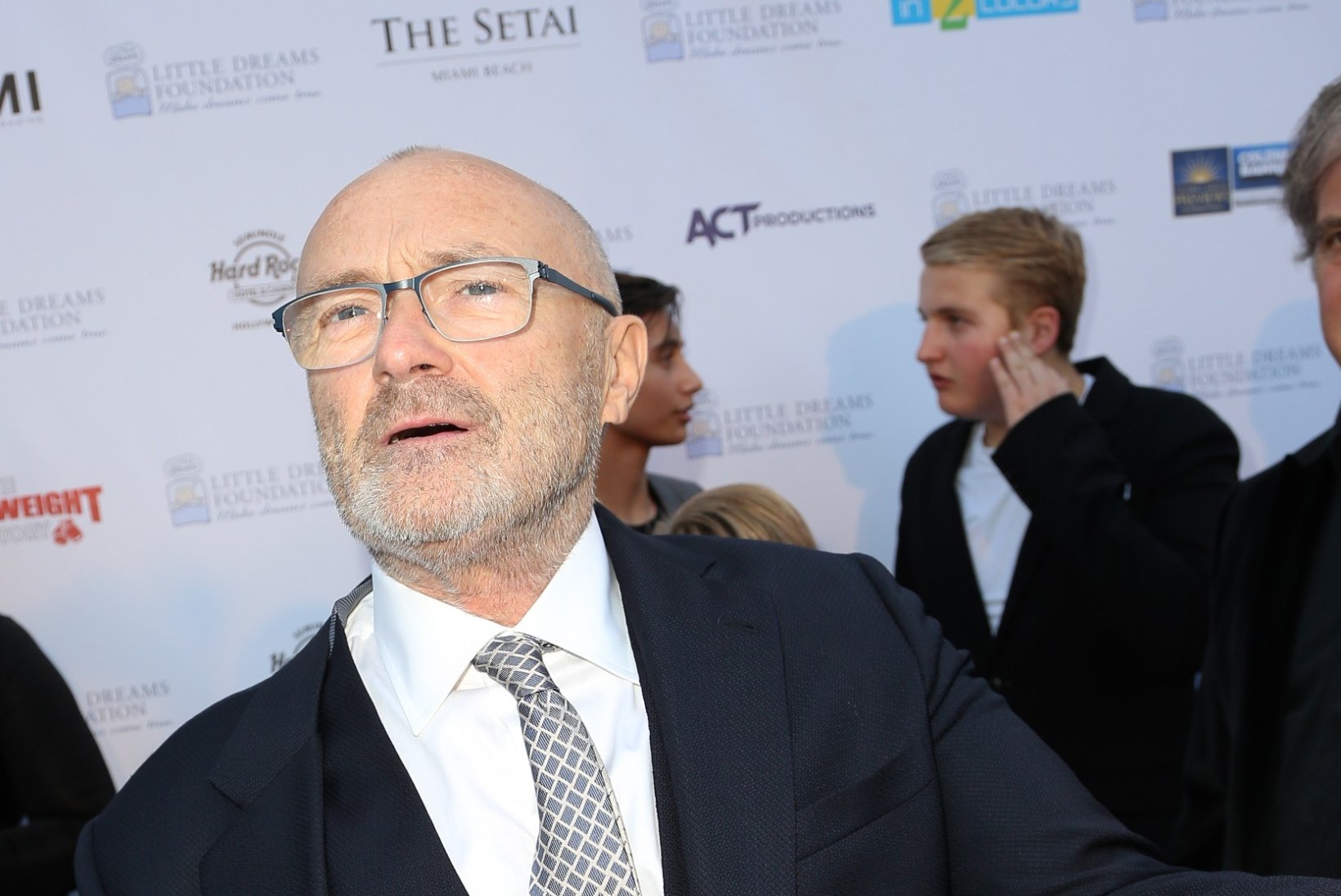 Mis juhtus?! Phil Collins viidi haiglasse, comeback-šõud jäävad ära