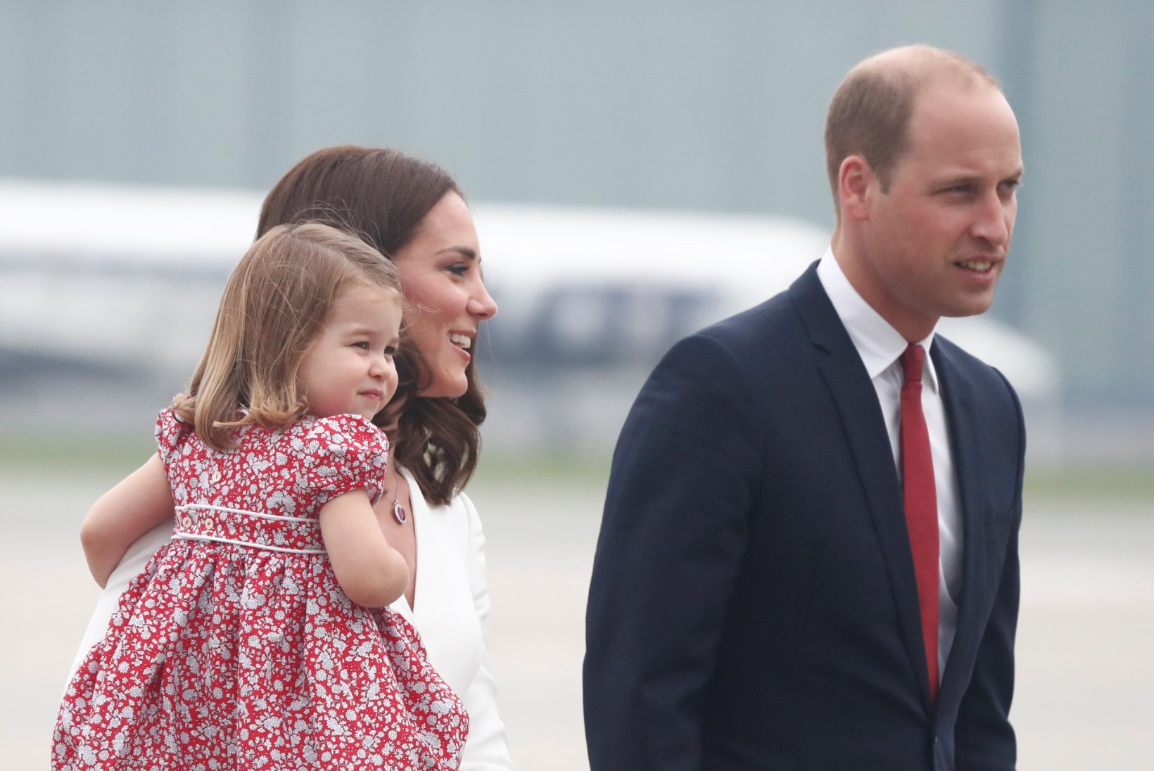 FOTOD | Hertsoginna Catherine ja prints William saabusid koos lastega Poola