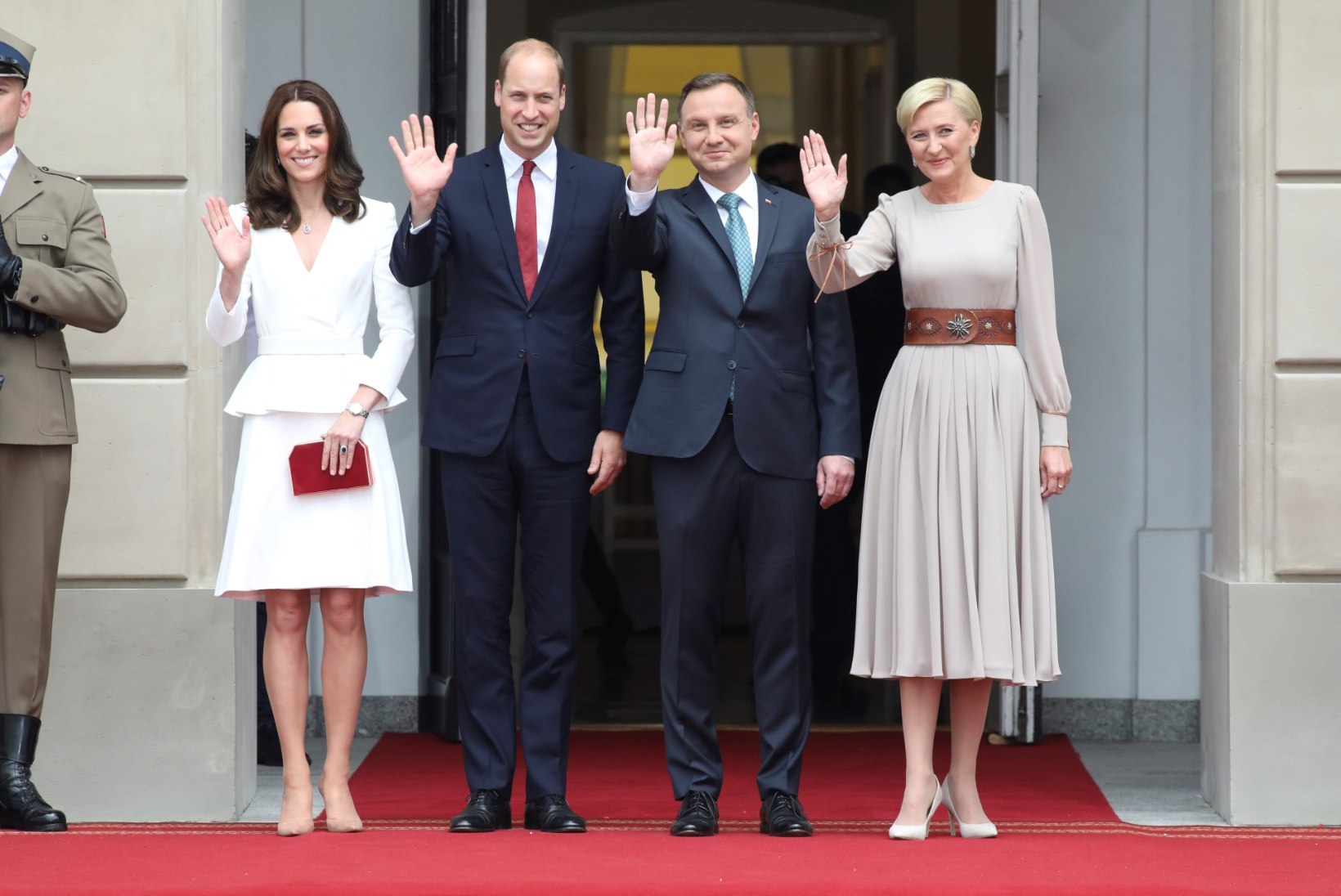 FOTOD | Hertsoginna Catherine ja prints William saabusid koos lastega Poola
