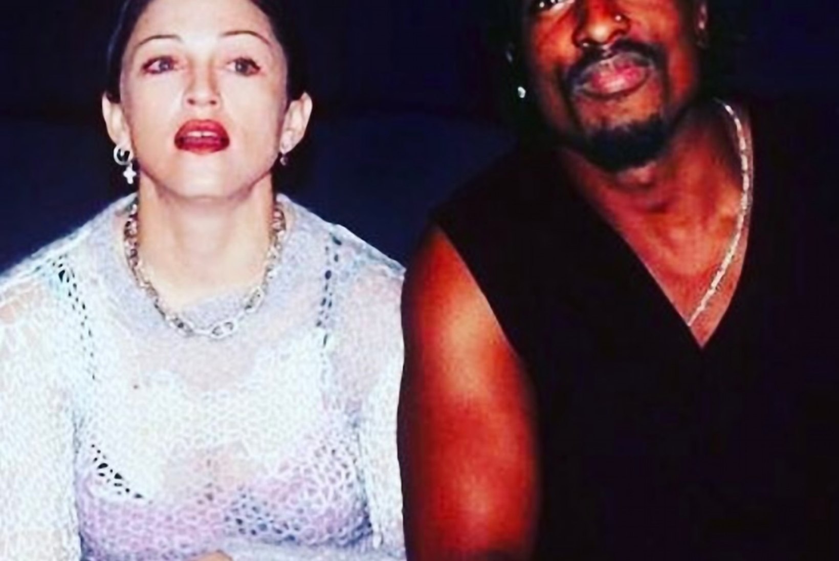 Madonnal õnnestus keelustada oma püksikute ja Tupaci kirja müümine