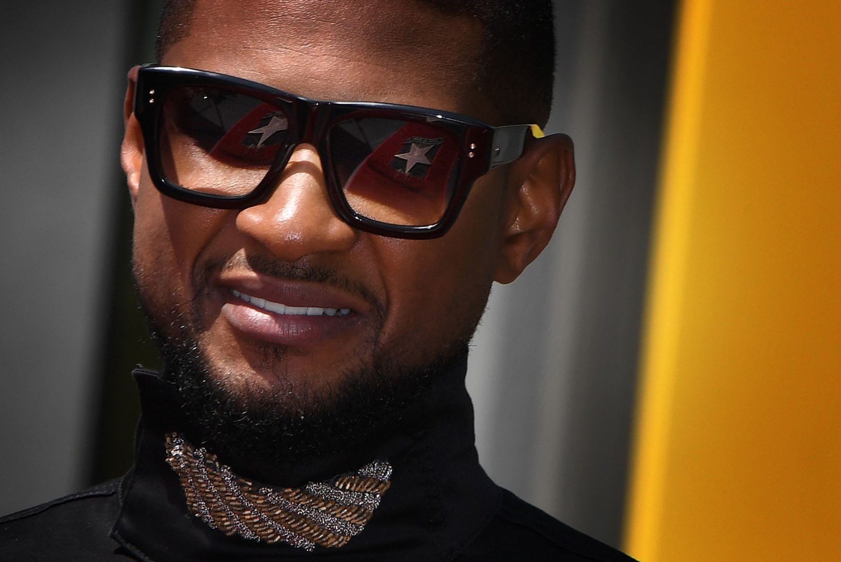 Suguhaigust levitanud Usher maksis armukesele krõbedat valuraha