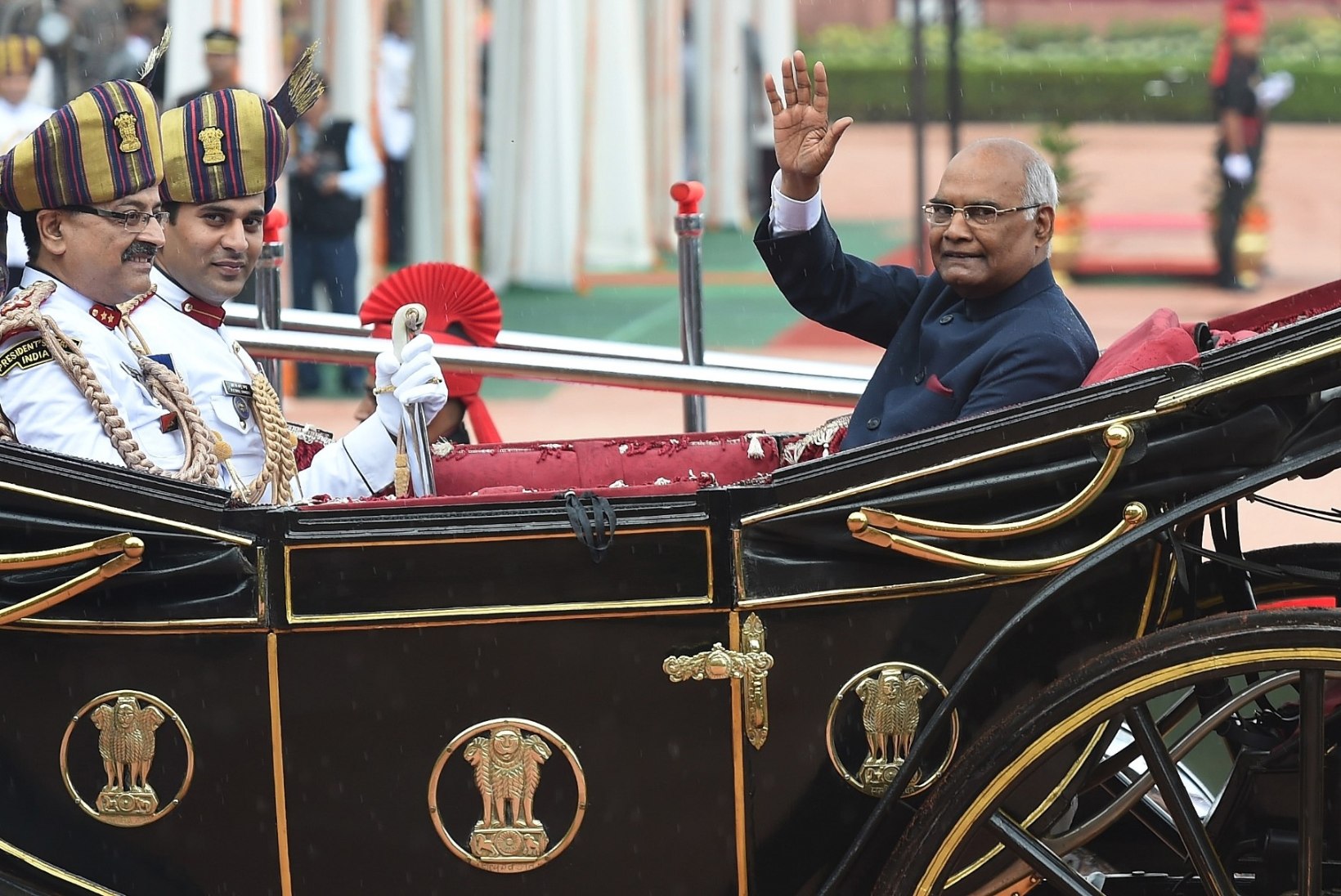 HÄMMASTAV KARJÄÄR: India uus president tuleb mudaonnist 