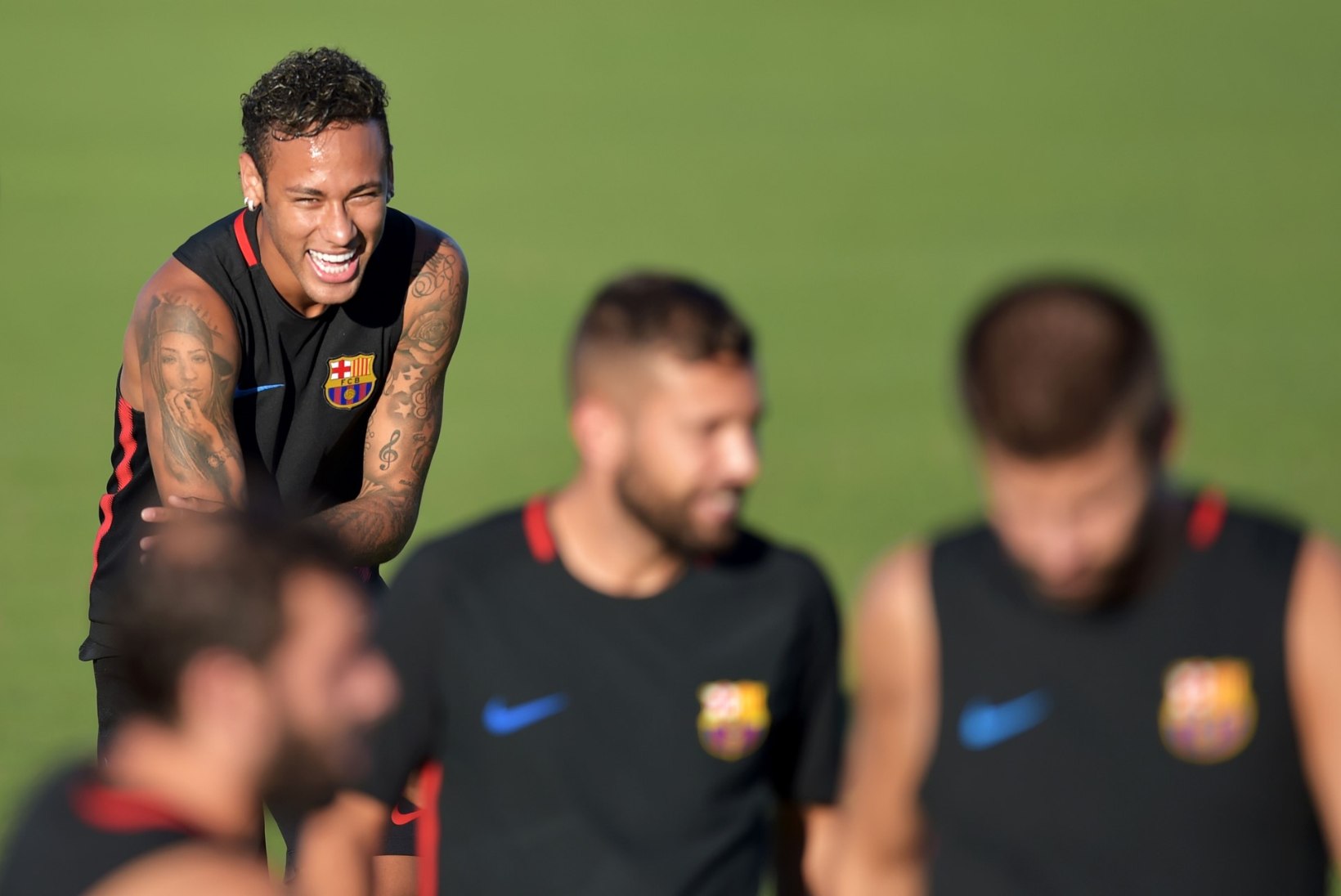 VIDEO | MIS TOIMUB? Neymar sattus treeningul meeskonnakaaslasega kähmlusesse