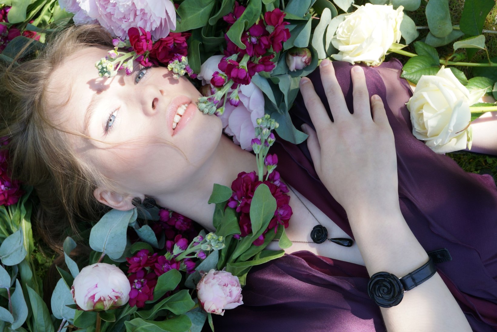 FOTOD | Riina Põldroos tuli välja uue suvise ehtekollektsiooniga