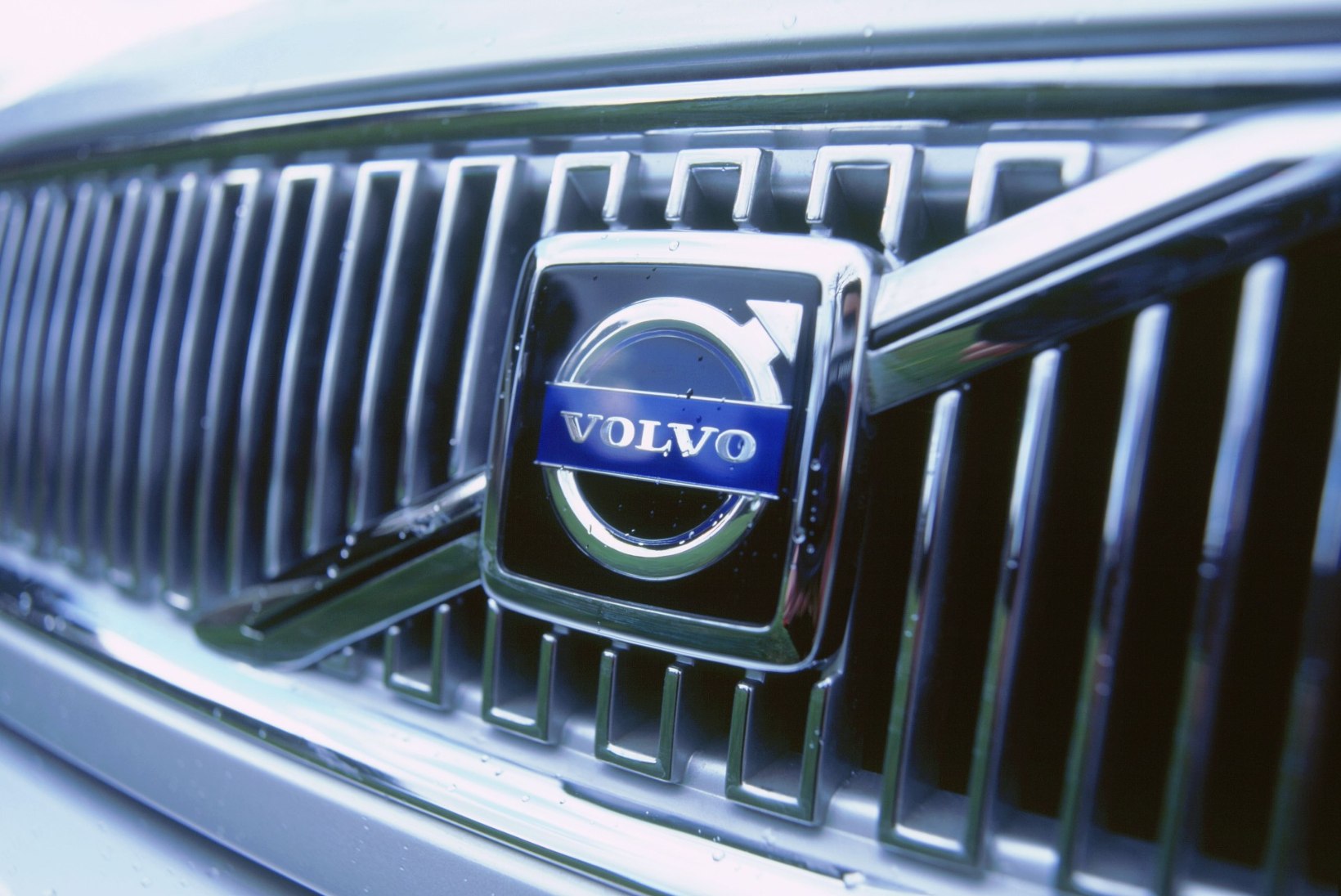 AJASTU LÕPP: Volvo hülgab vaid sisepõlemismootoriga autod