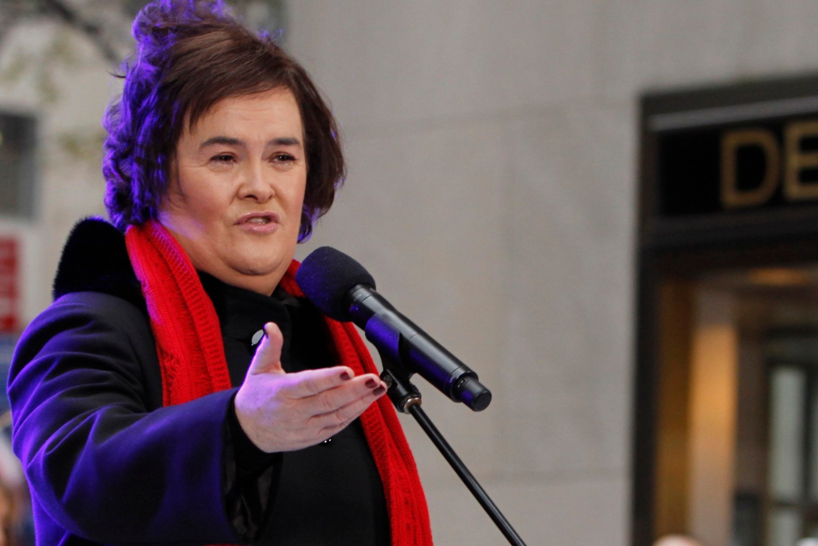 Talendisaate võitjat Susan Boyle’i loobitakse kodulinnas kividega