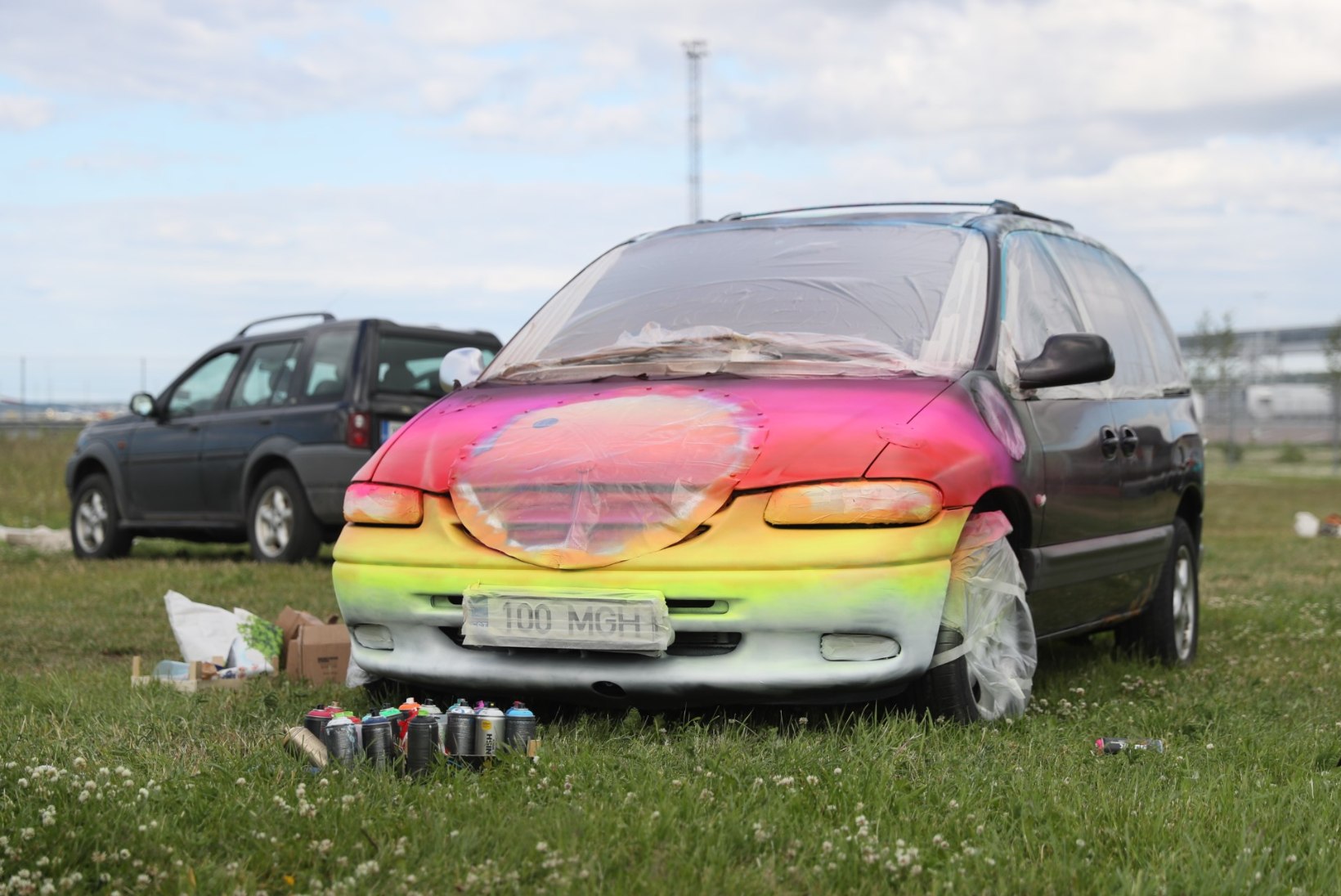 GALERII | Kunst ratastel - Tallinnas kaeti autod maalingutega