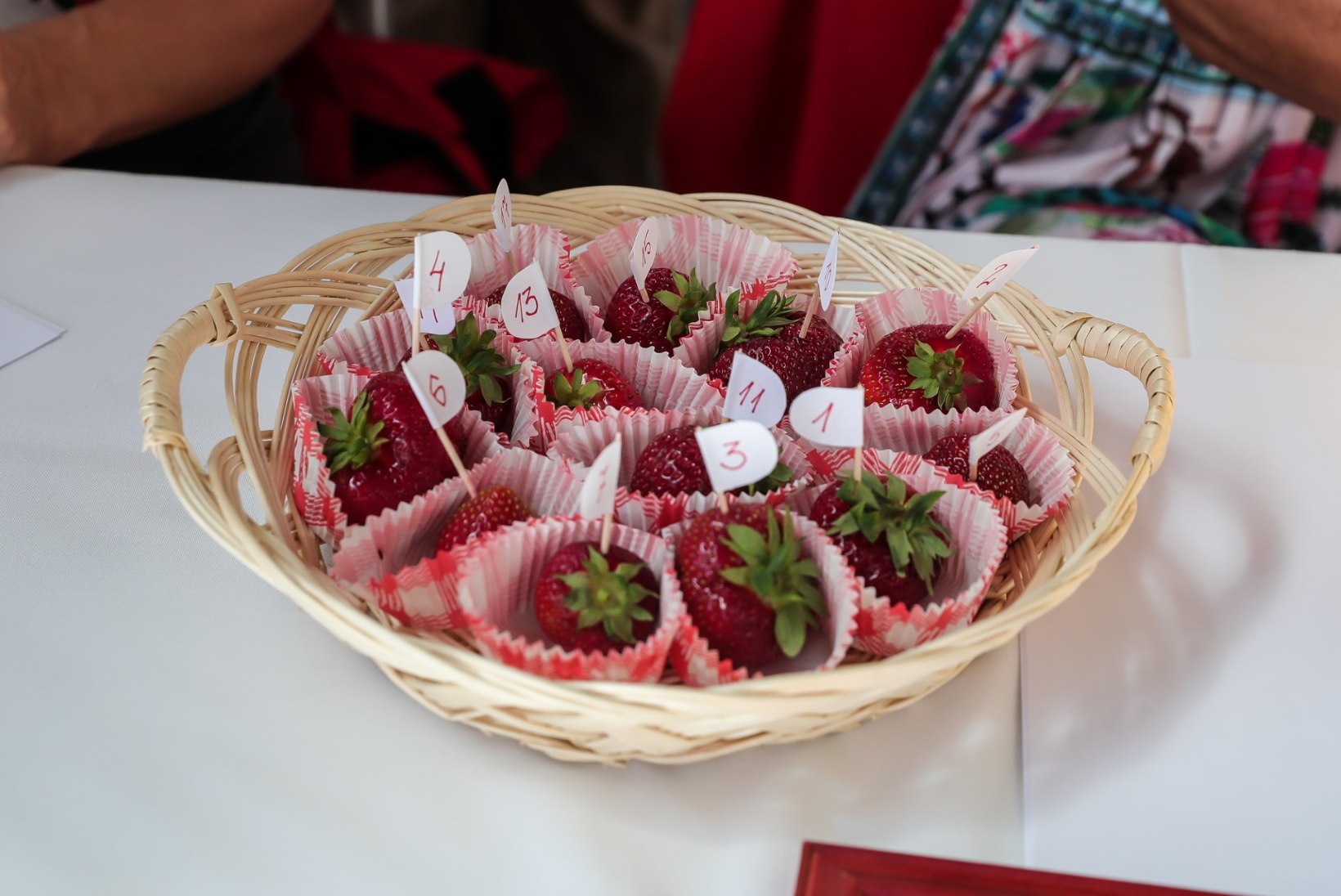 Maasikafestival: Balti jaamas tehti torti ja valiti ilusaim Eesti maasikas