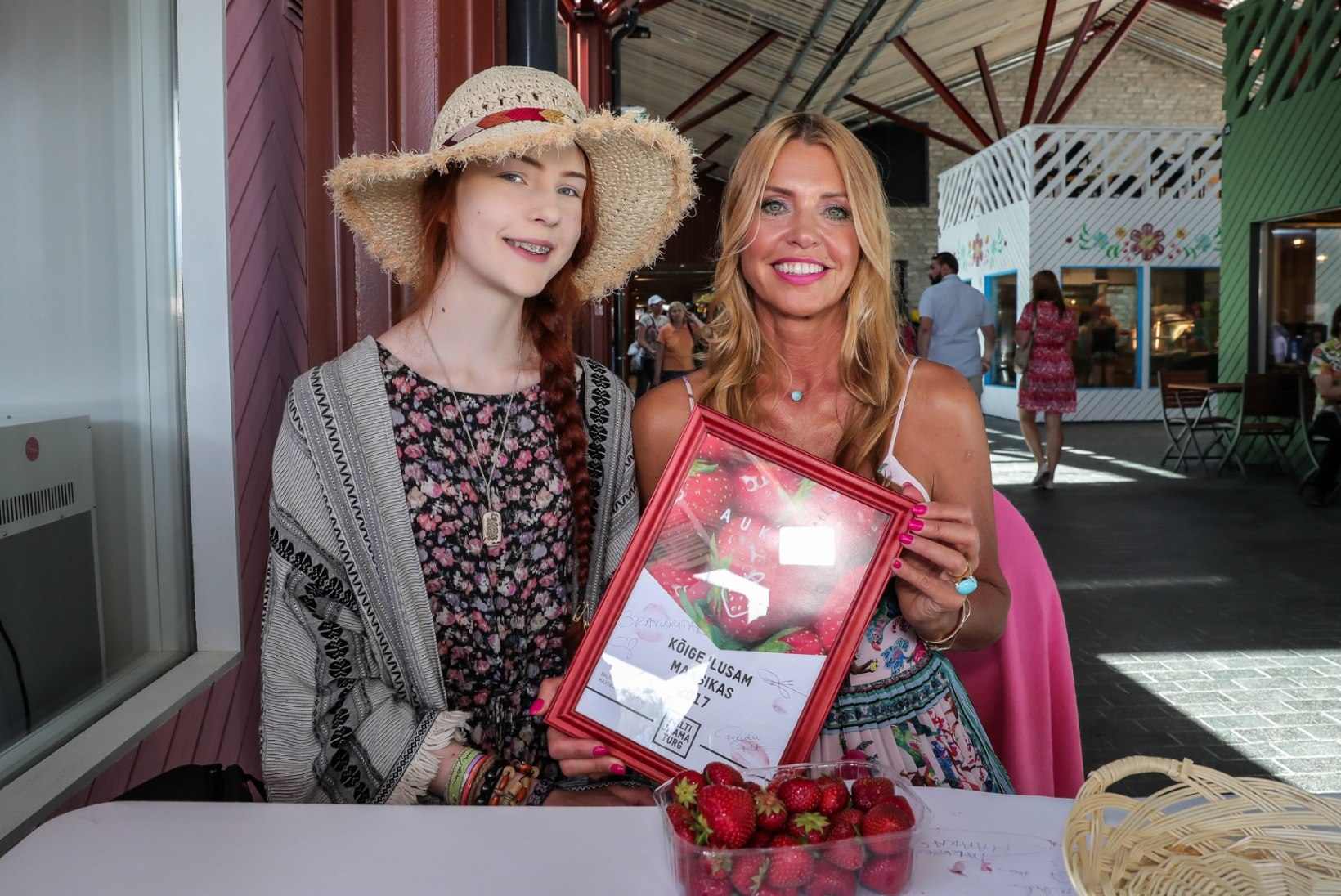 Maasikafestival: Balti jaamas tehti torti ja valiti ilusaim Eesti maasikas