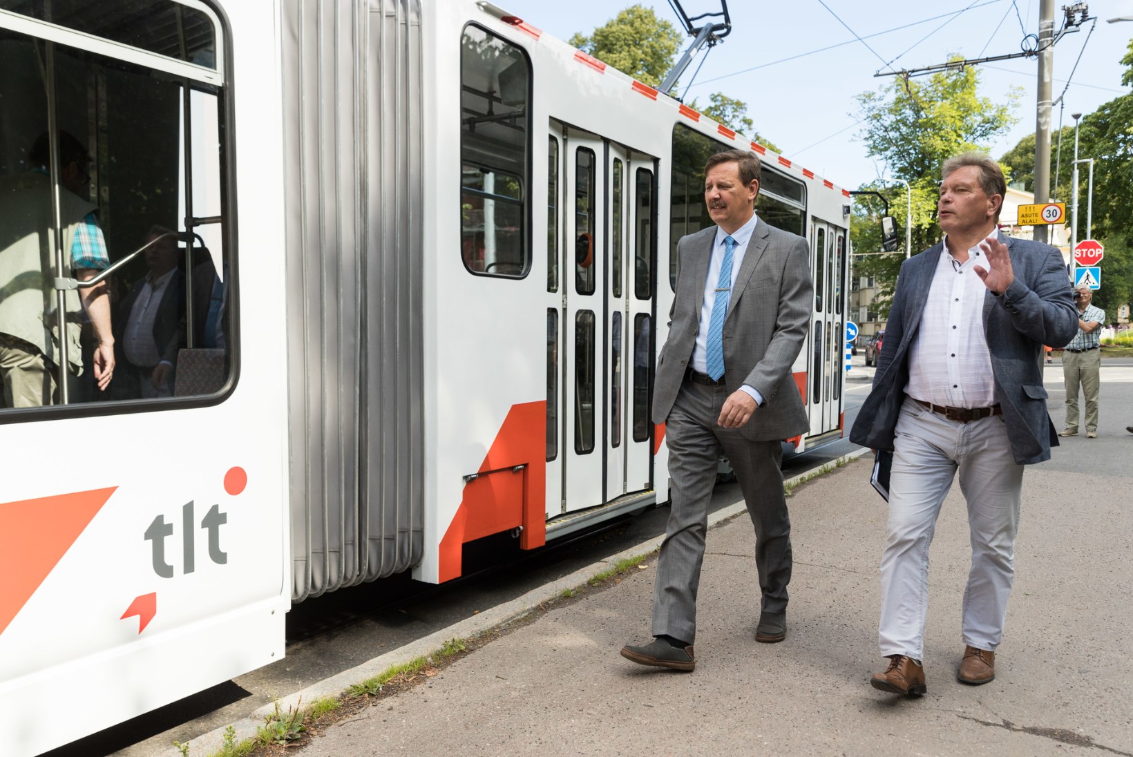 Esimene uuenduskuuri läbi teinud tramm tegi Tallinnas proovisõitu