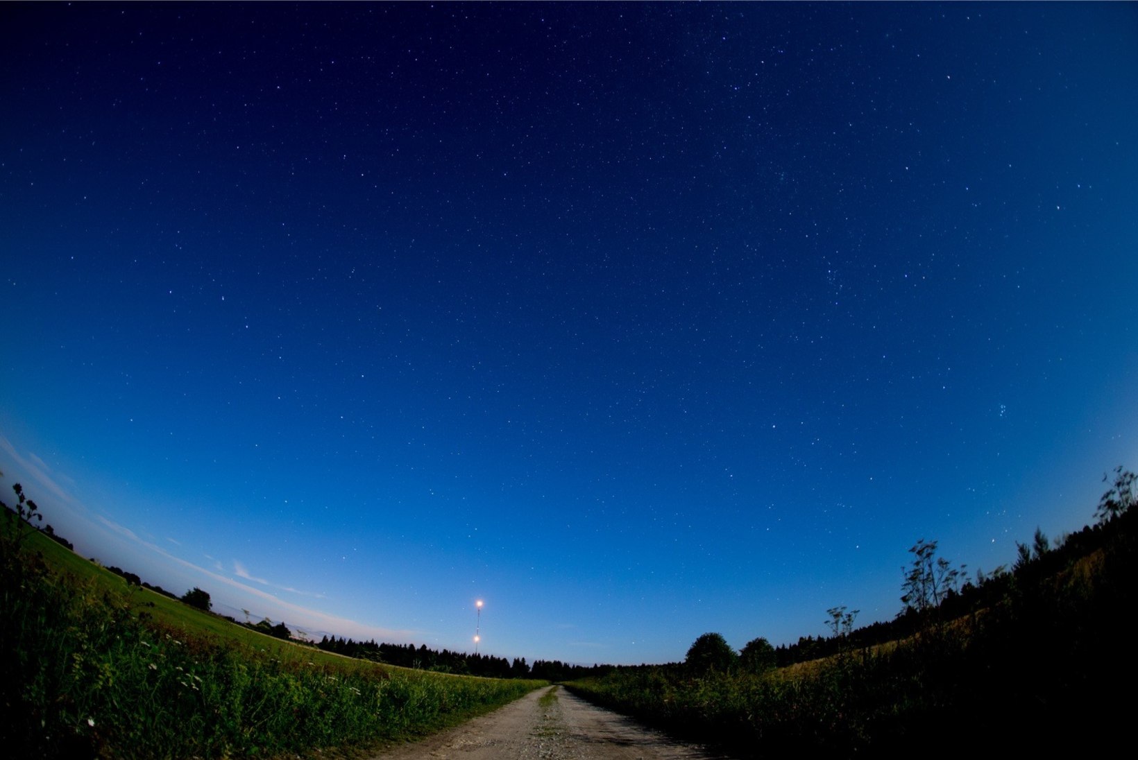 FOTOD | KAUNIS TÄHESADU: augusti öö pakub taevas imelist vaatemängu