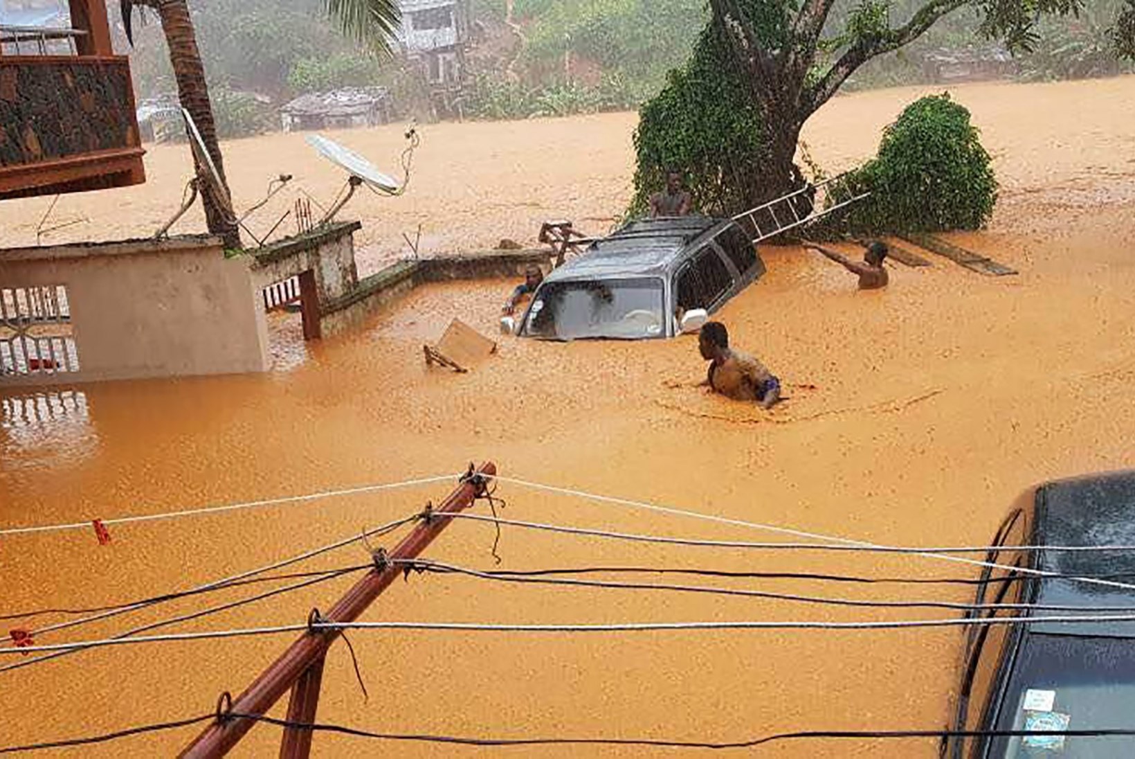 PILDID JA VIDEO | Sierra Leones on mudalaviinides kadunud üle 600 inimese