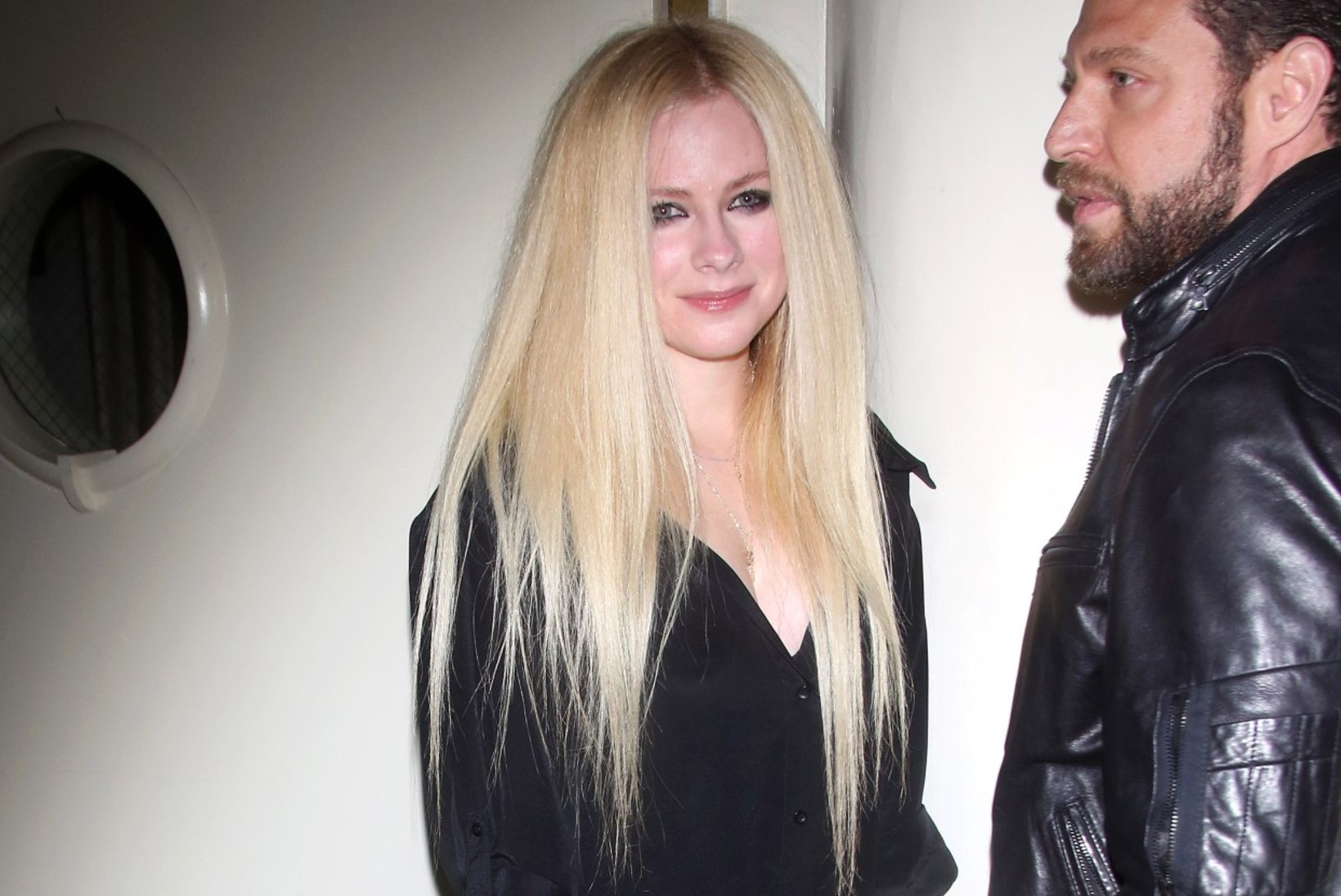 Borrelioosiga maadelnud Avril Lavigne näitas üle pika aja avalikkuse ees nägu
