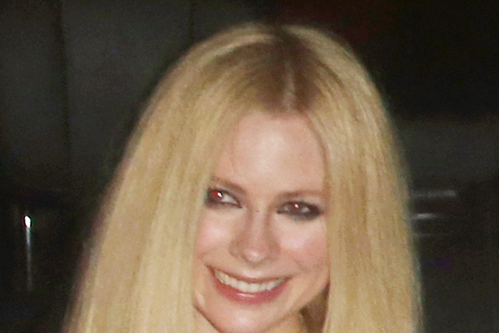 Borrelioosiga maadelnud Avril Lavigne näitas üle pika aja avalikkuse ees nägu