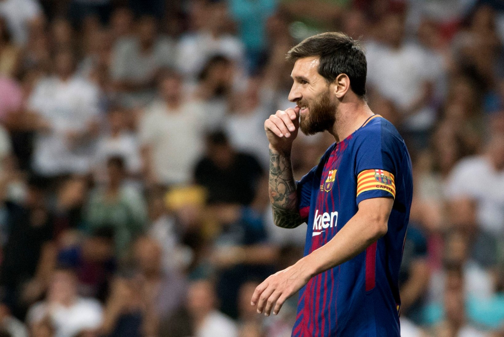 Lionel Messi ei nõustu enne Barcelonaga lepingut pikendama, kui meeskonda on toodud mõni tähtmängija 