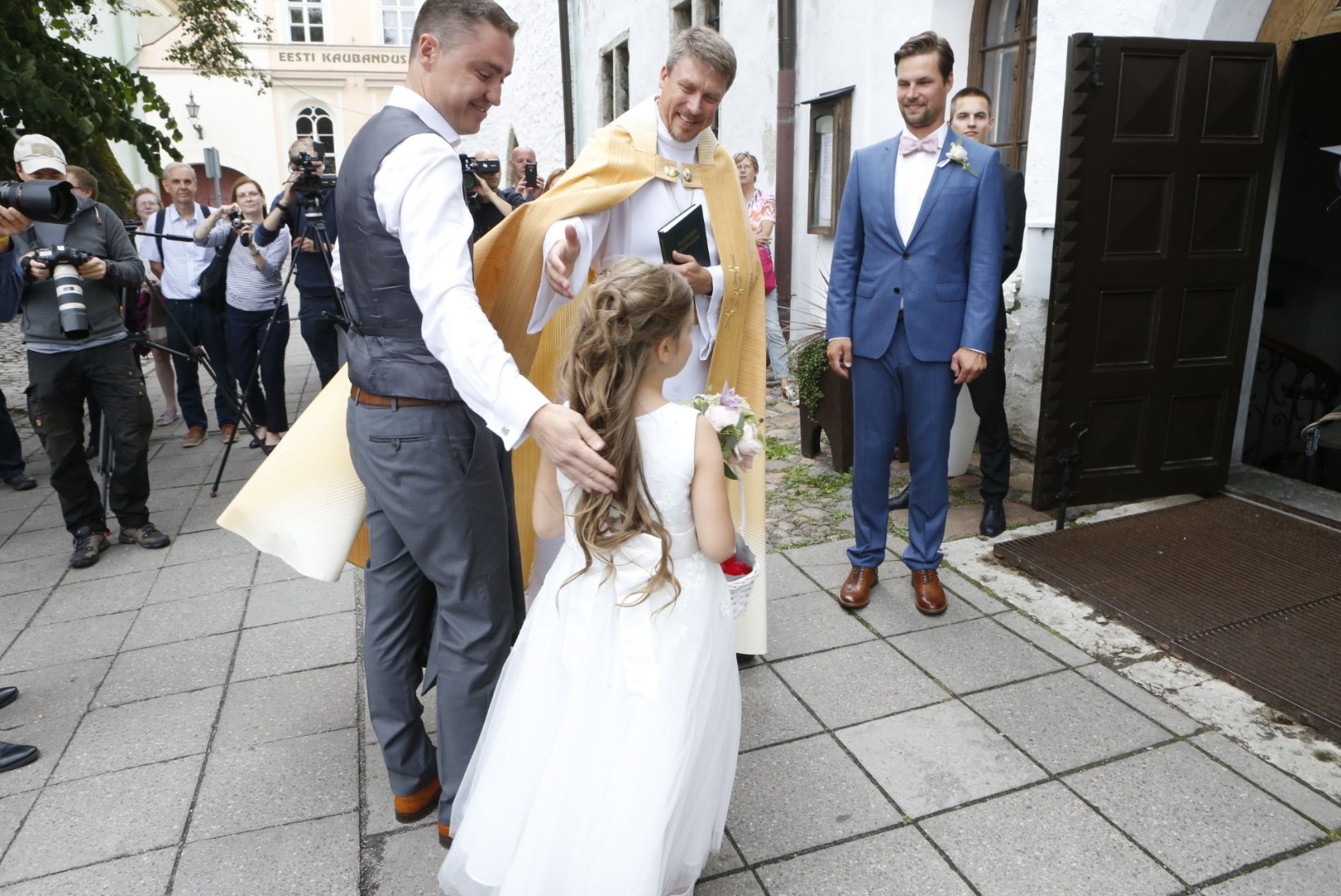 OTSEBLOGI | Taavi ja Luisa Rõivas abiellusid! Vaata, kes tulid Kõltsu mõisa pidutsema