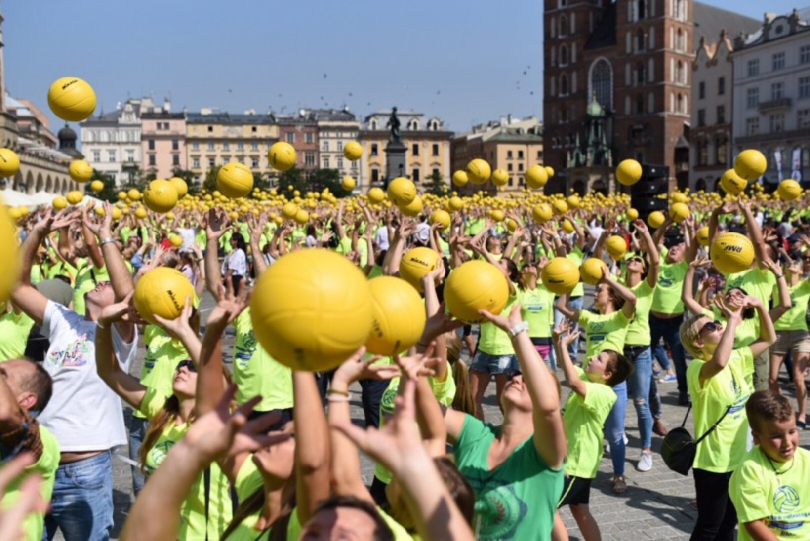 VIDEO | Poolakad püstitasid võrkpalli EMil Guinnessi rekordi