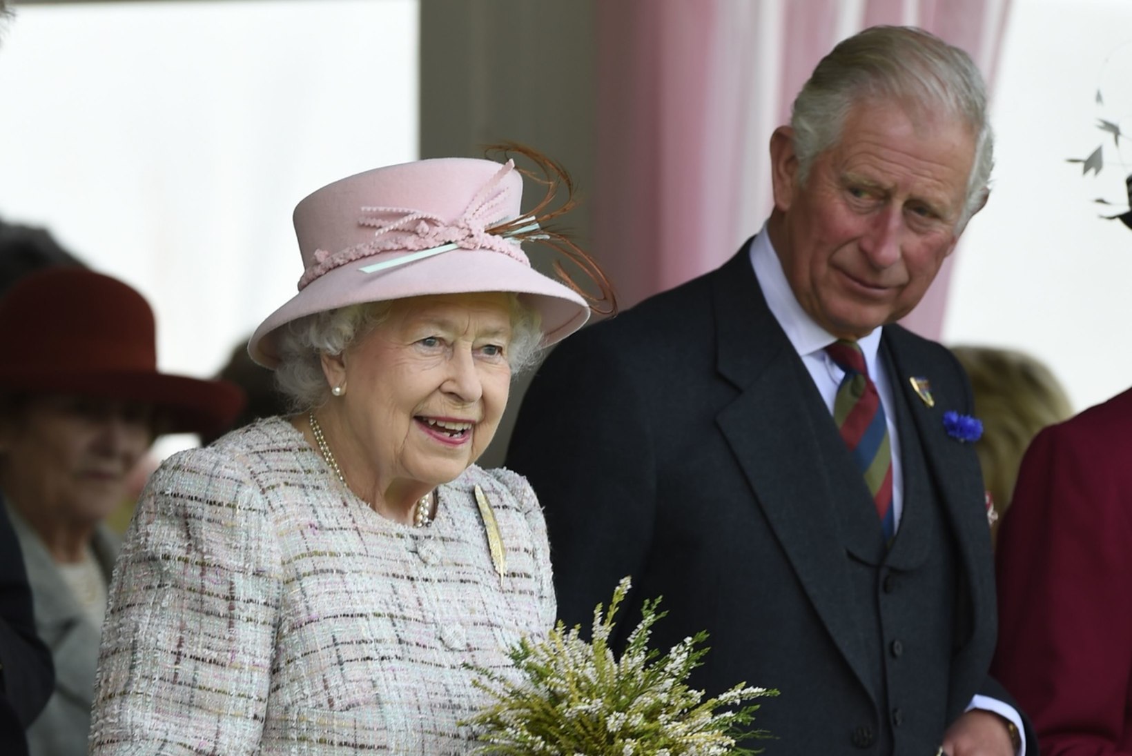 Prints Charles õõnestab Elizabeth II jalgealust?