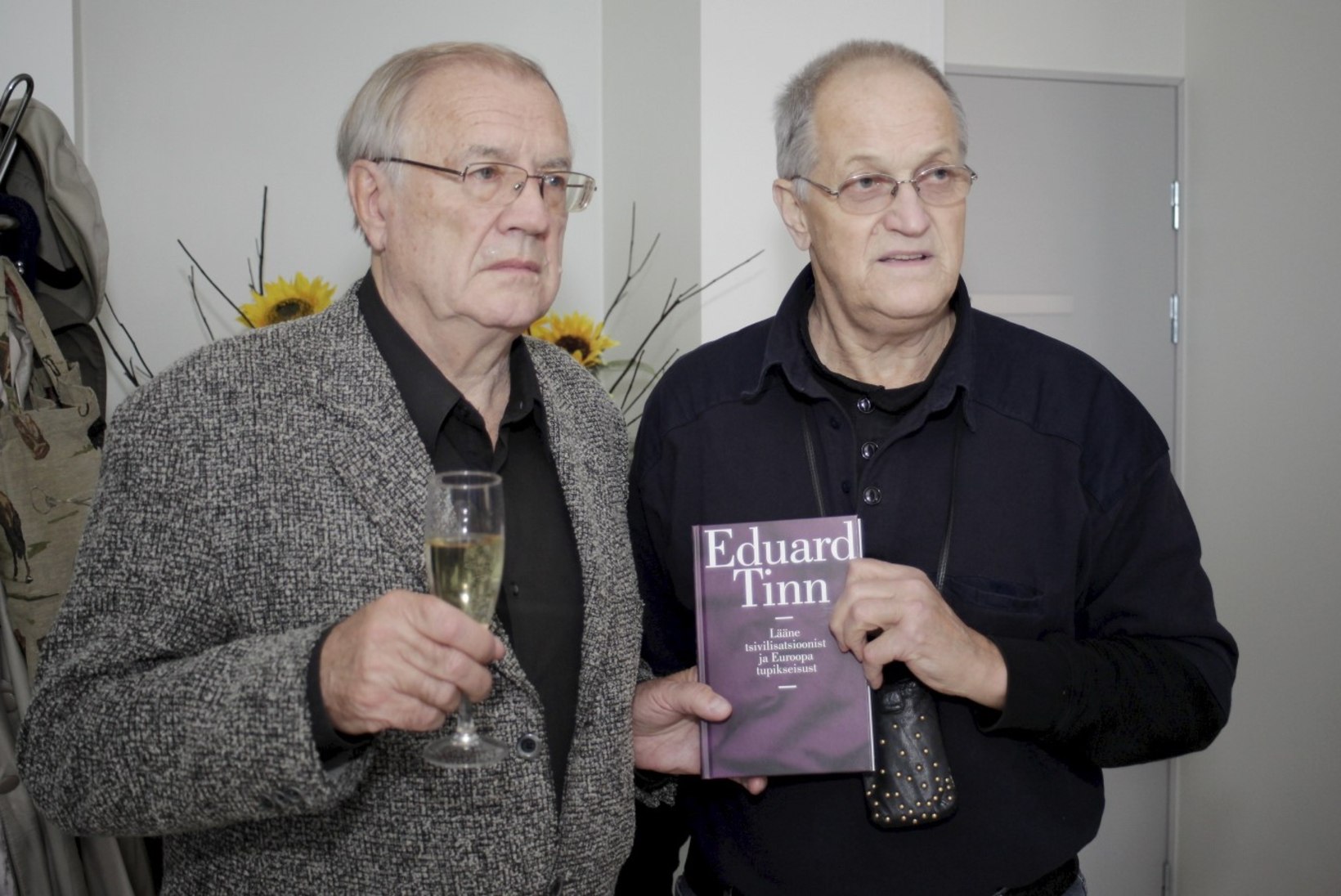 PILDID JA VIDEO | Ööklubi Teater omanike Joosep ja Platon Tinni isa esitles põnevat raamatut 