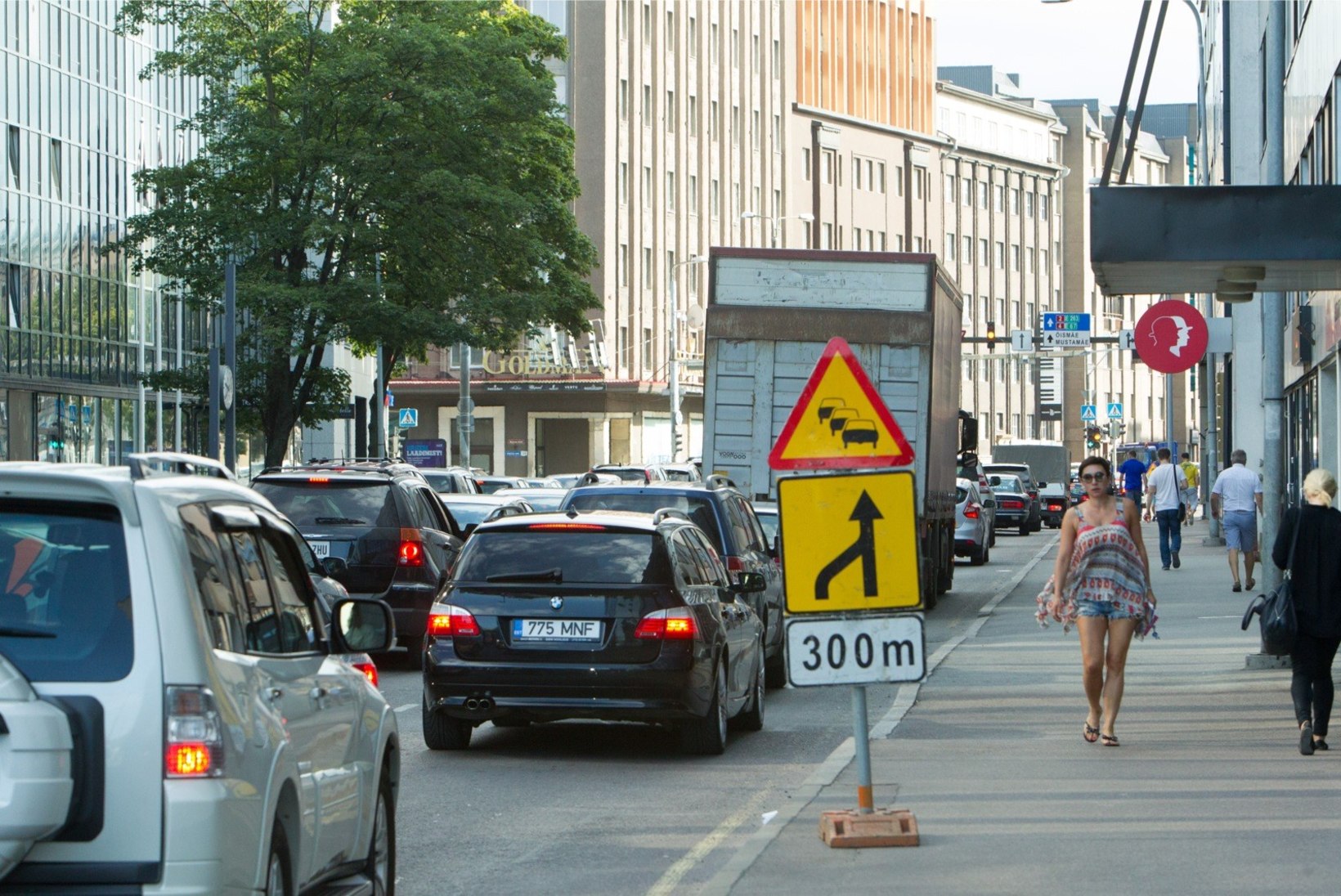 Politsei soovitab pidevalt kõrgeid külalisi võõrustavas Tallinnas teeremondi seisma panna