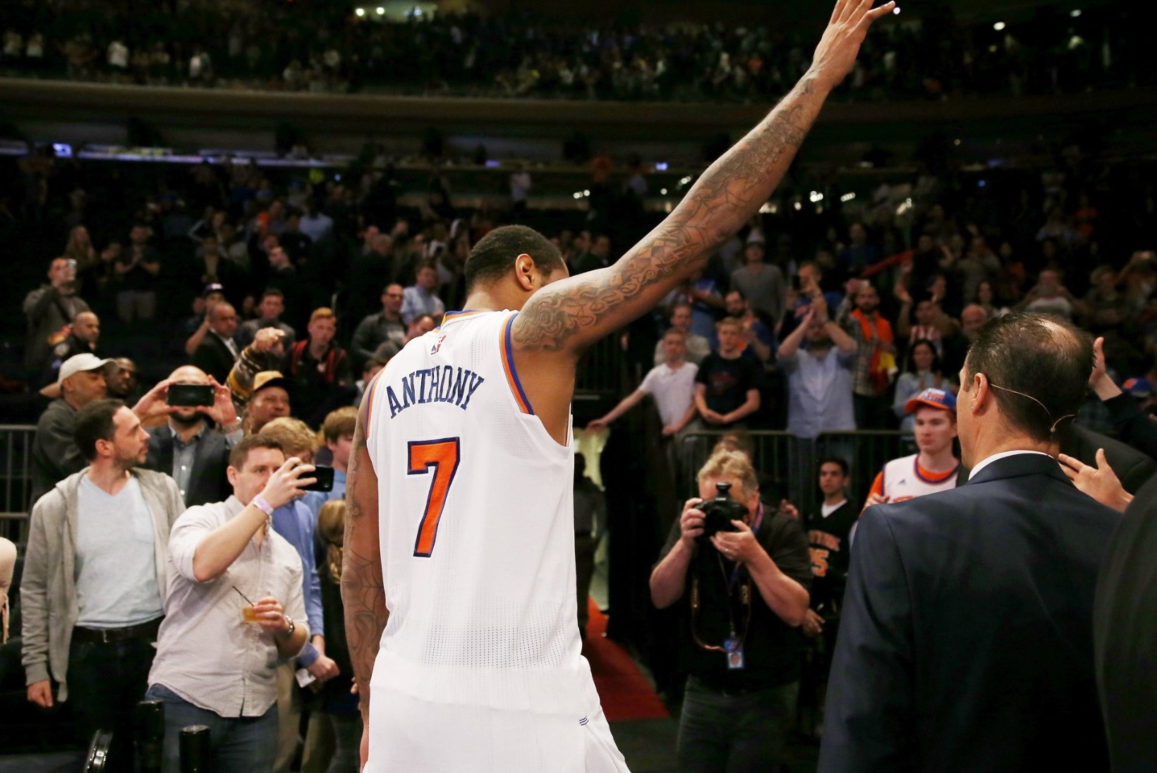 ÜLLATUSPOMM! New York Knicks saab viimaks Carmelo Anthonyst lahti