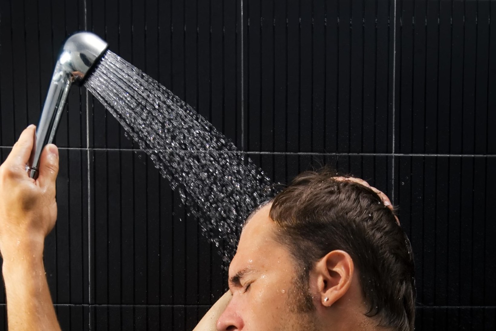 TERAKE TEADUST: miks kõhugaasid duši all eriti vastikult lehkavad?
