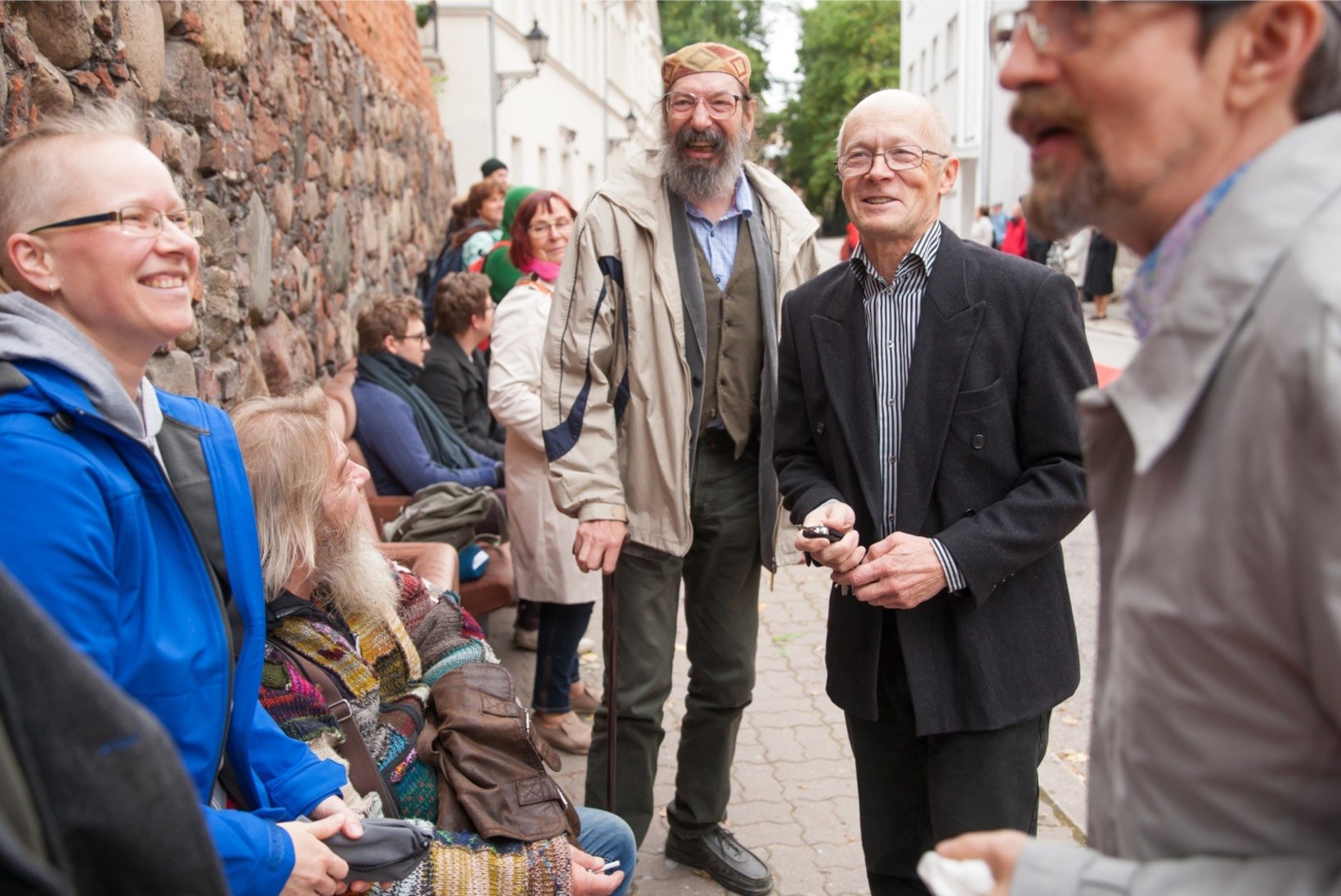 GALERII | Eesti teatri festivali avamiseks kaeti Tartu kesklinnas külluslik pidulaud