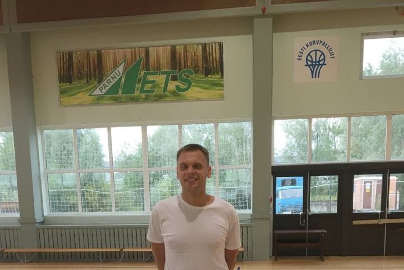 Pärnu Sadama korvpallimeeskond saab treeneripingile väärt abilise