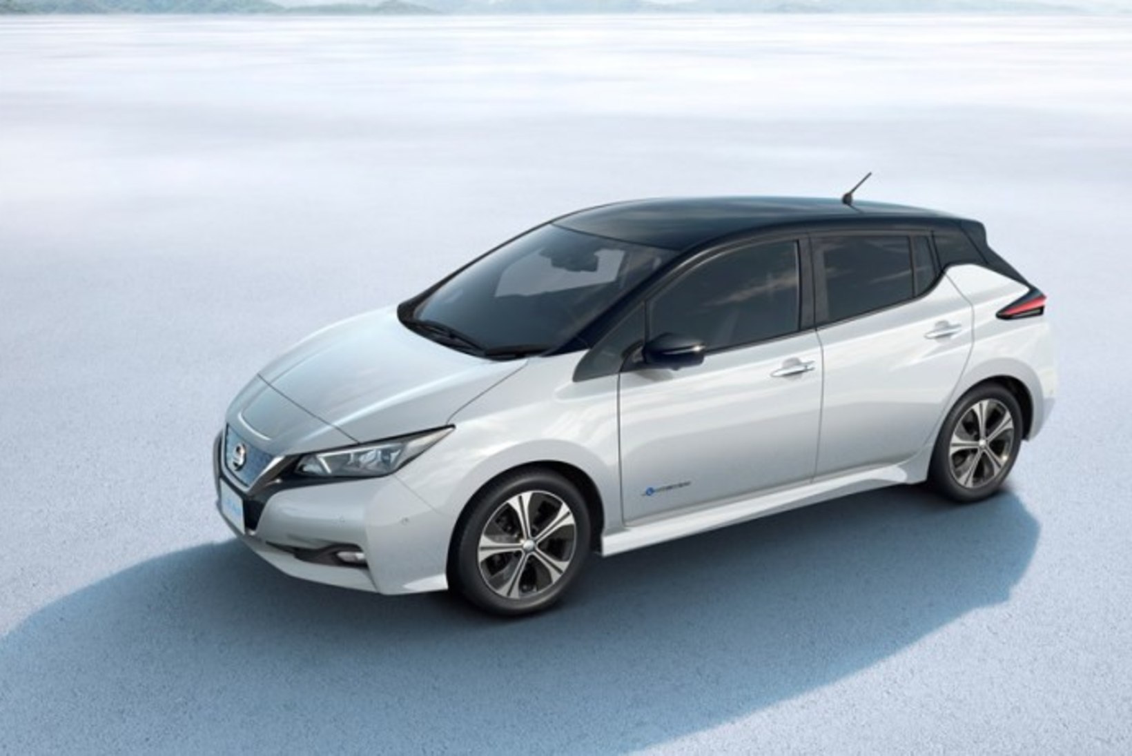 Auto nagu auto olema peab: uue generatsiooni Nissan Leaf sai avalikuks