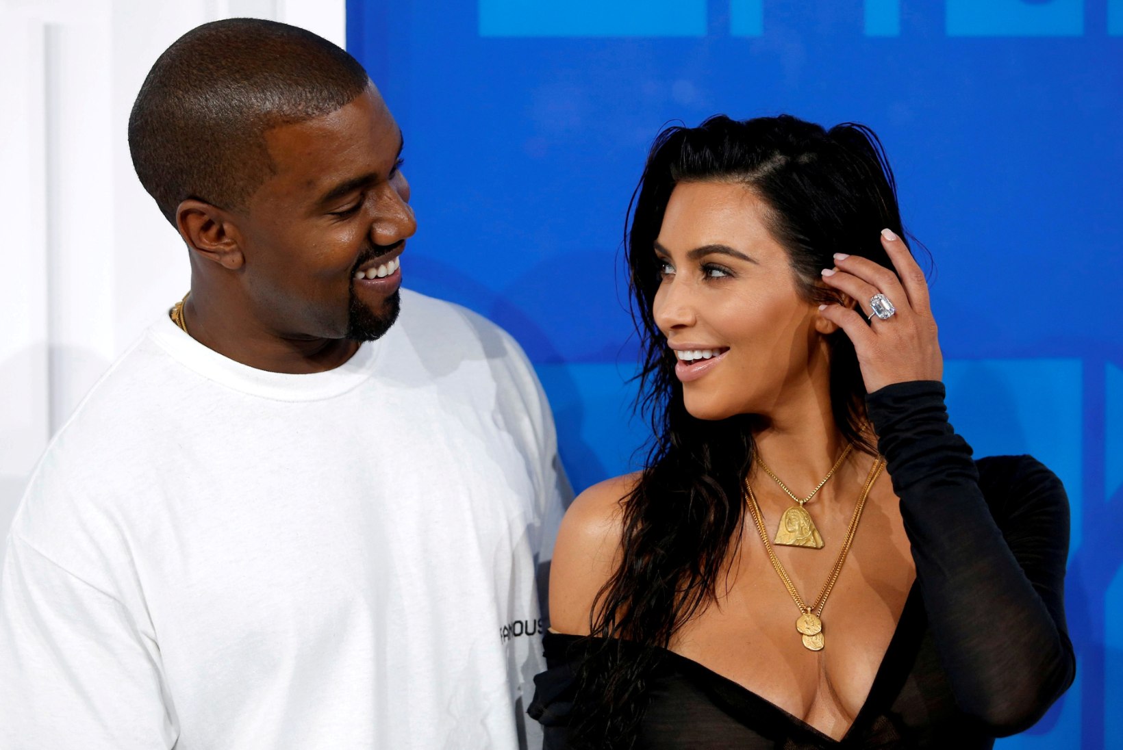 Veebikülg: Kim Kardashian ja Kanye West saavad kolmanda lapse