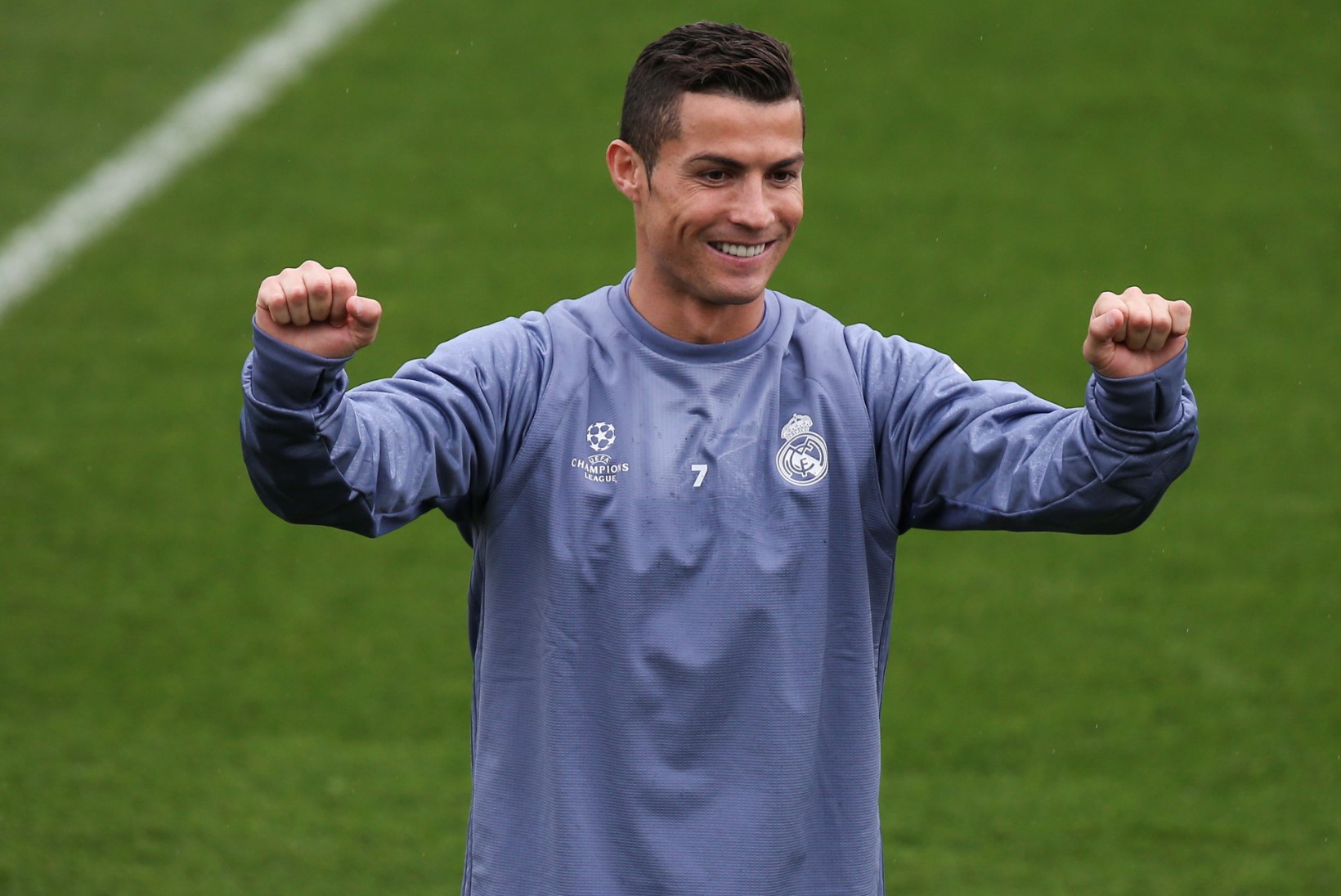Cristiano Ronaldo saladus – viis korda ööpäevas looteasendis põõnamine?