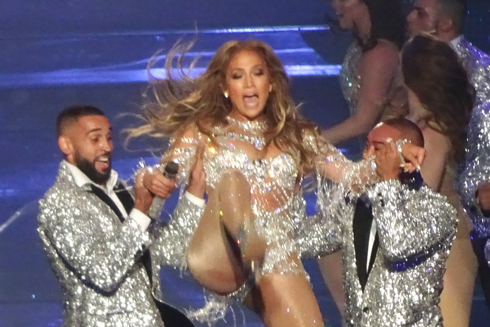 VA-VA-VOOM! Jennifer Lopezi hullutav hargivahe ajas fännid pöördesse