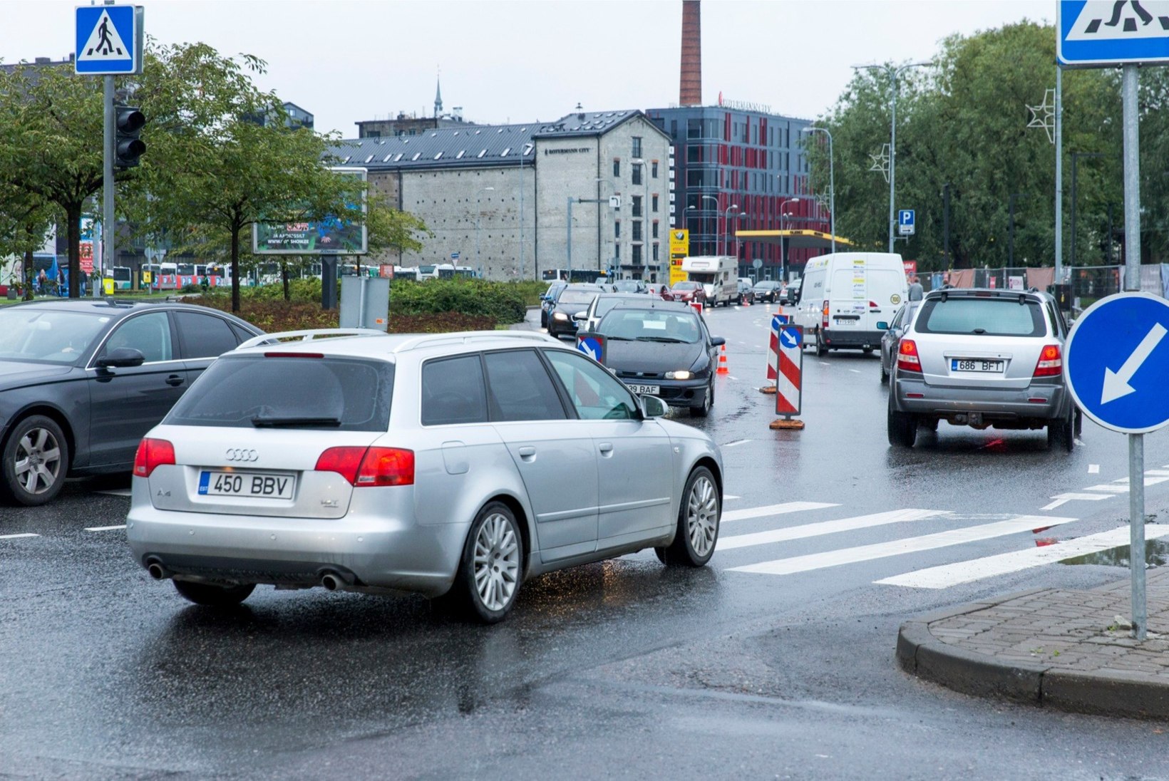GALERII | Teeremont ja rahvajooks ehk vaata laupäevast segadust Tallinna liikluses