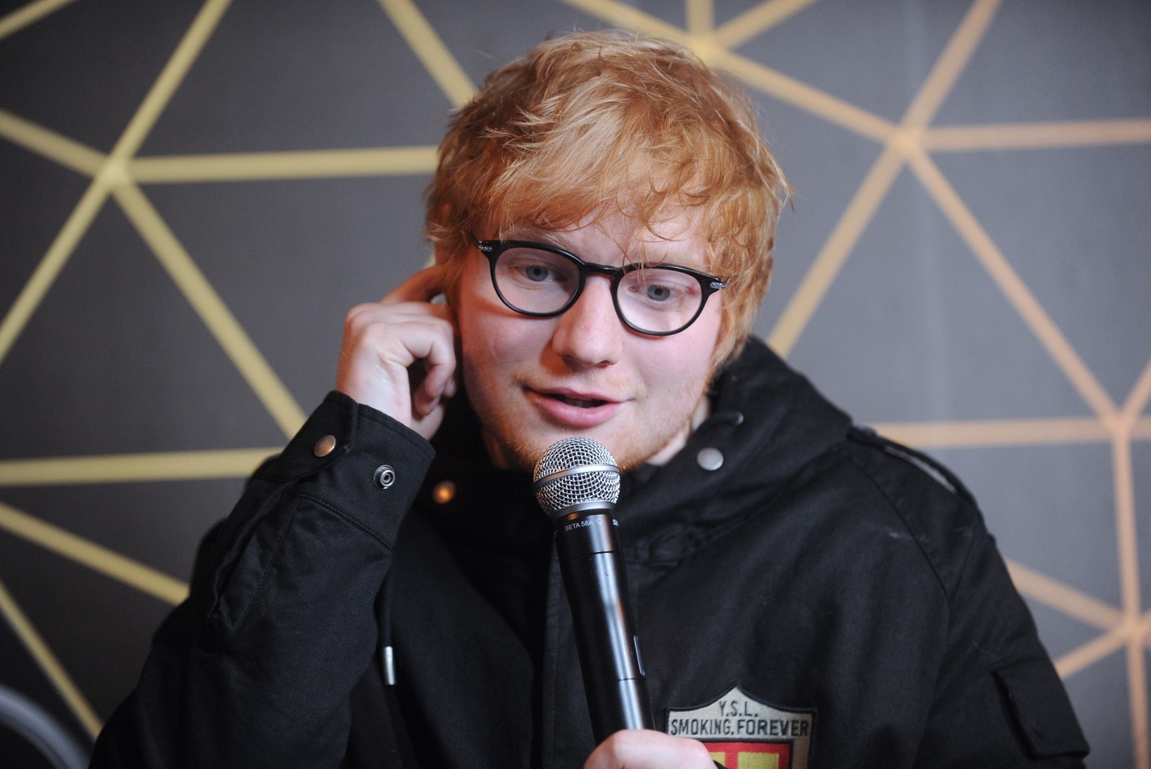 KUULA ISE! Kas Ed Sheeran viksis oma kantriballaadi tõesti teise laulu pealt maha?!