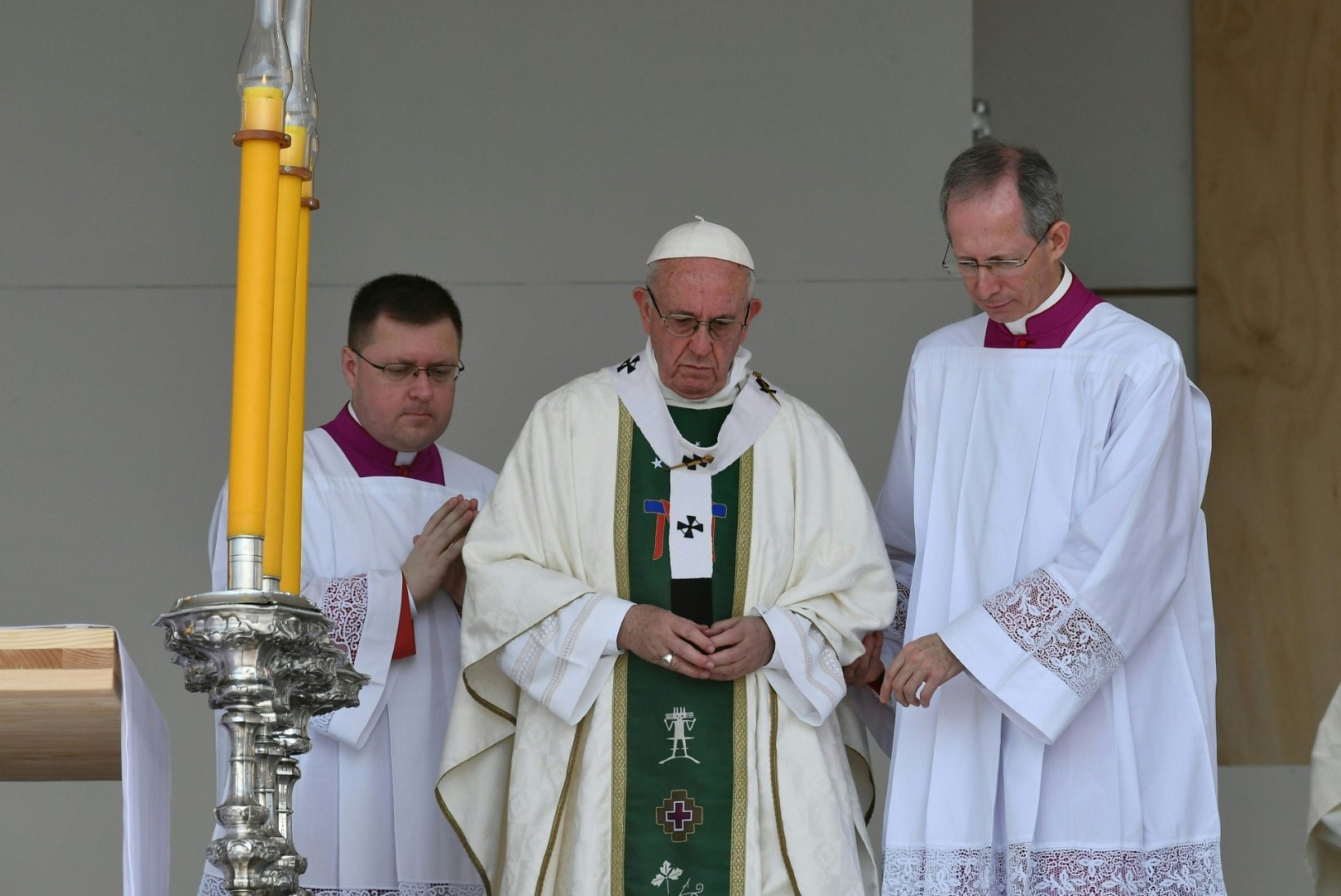 Paavsti vabandus Tšiili pedofiilpreestrite ohvrite ees polnud piisav