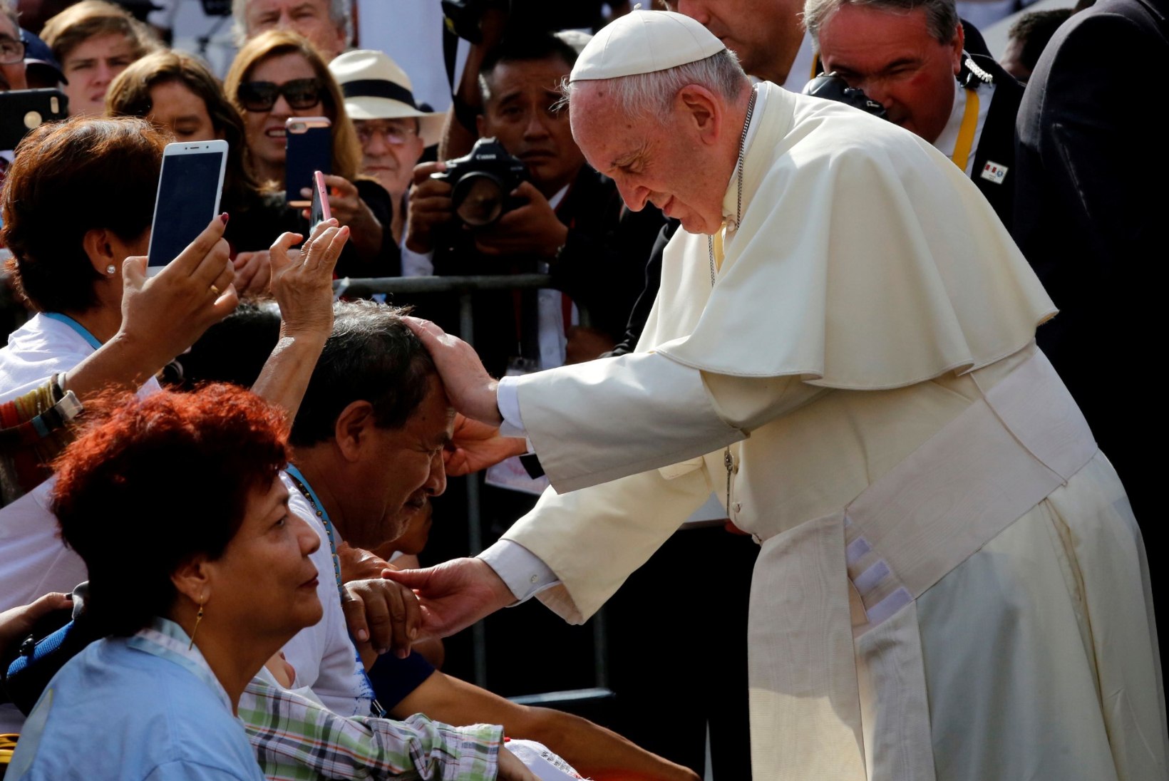Paavst Franciscus nimetas naistevastast vägivalda katkuks