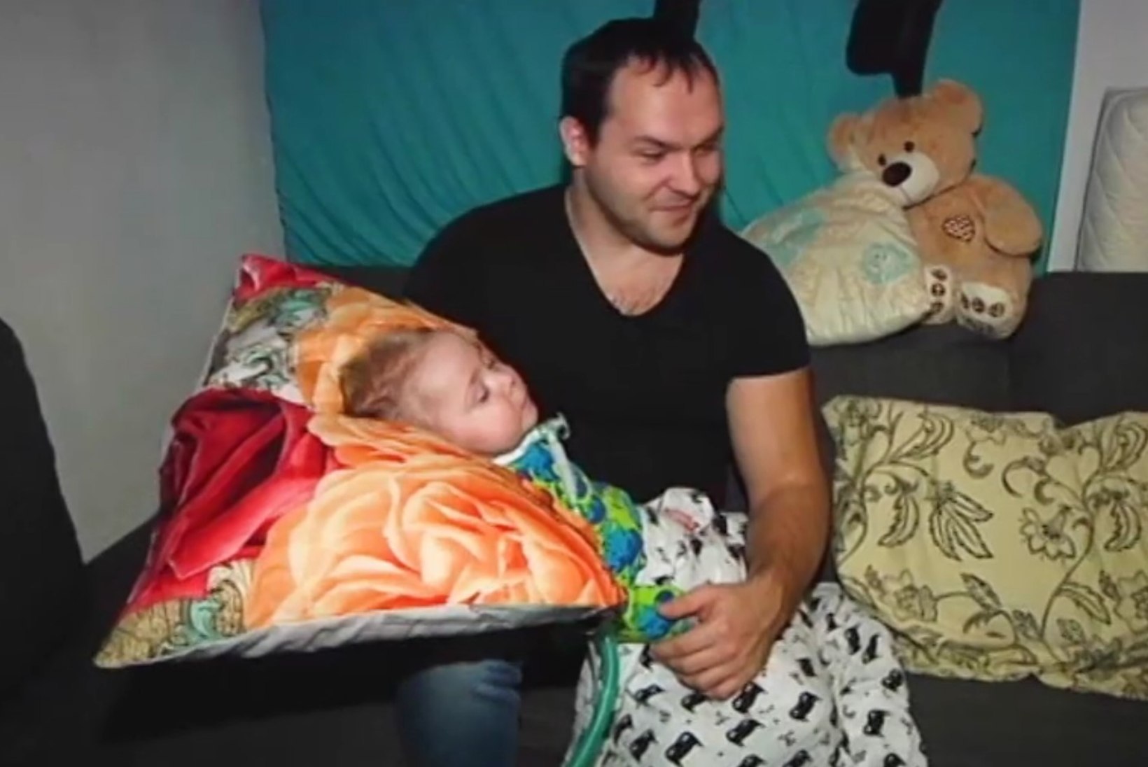 TV3 VIDEO | 1,5-aastase Juss-Mathiase ema loodab, et poeg istub juba oma sünnipäeval iseseisvalt pidulauas