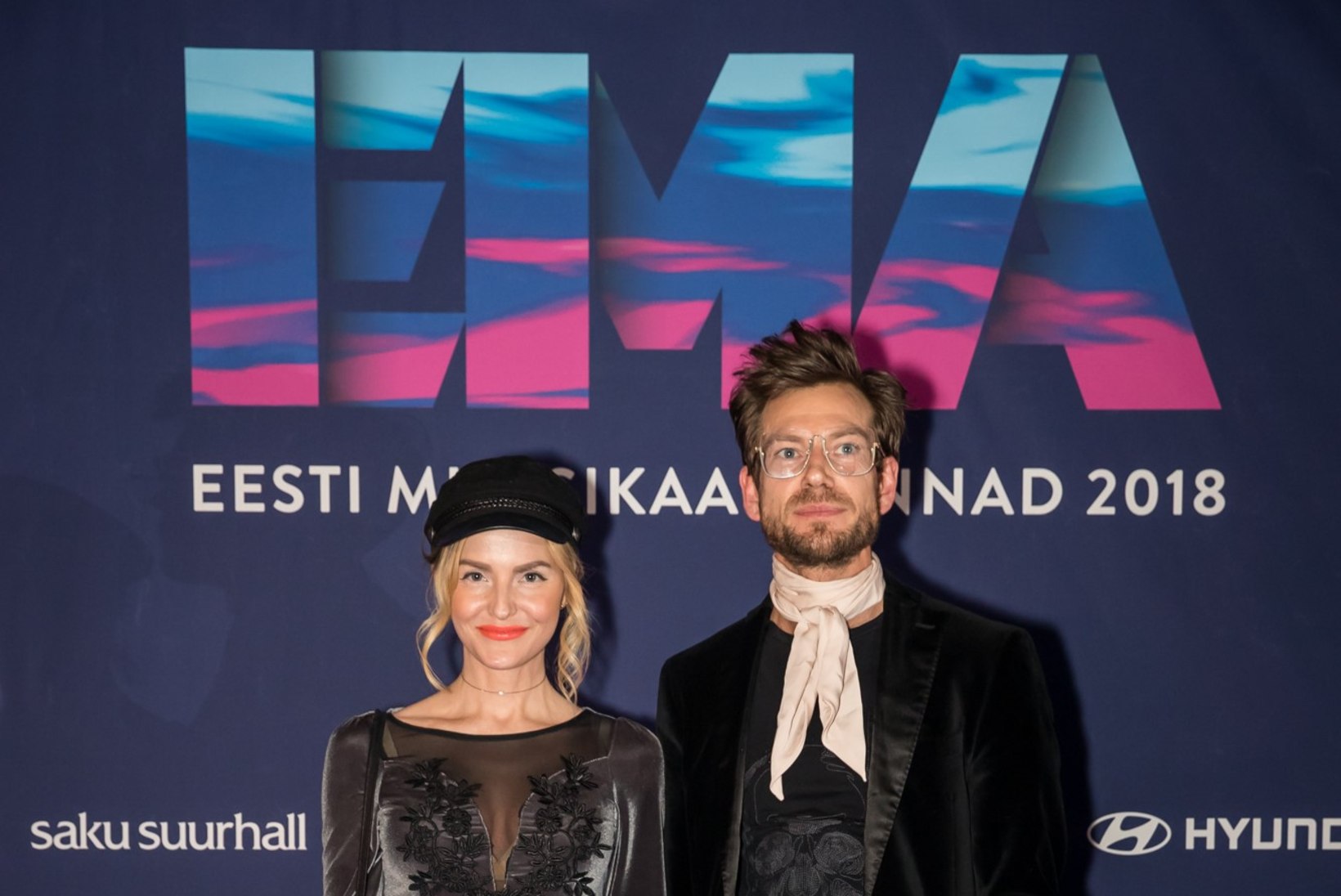 SUUR GALERII | Vaata, kes poseerisid Eesti muusikaauhindade jagamise sinisel vaibal