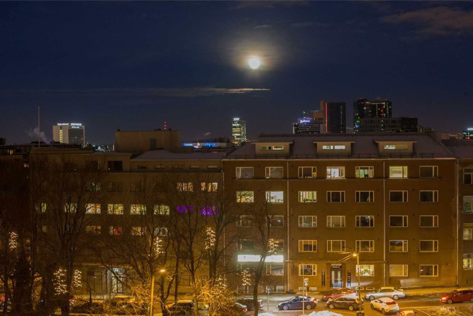 FOTOD | Tallinna taevasse tõusis lummav superkuu
