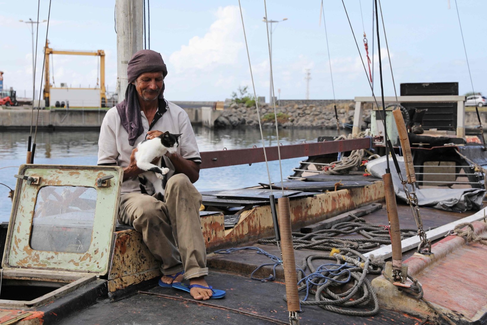 VIDEOD ja FOTOD | Päästeti seitse kuud India ookeanil triivinud mees ja tema kass