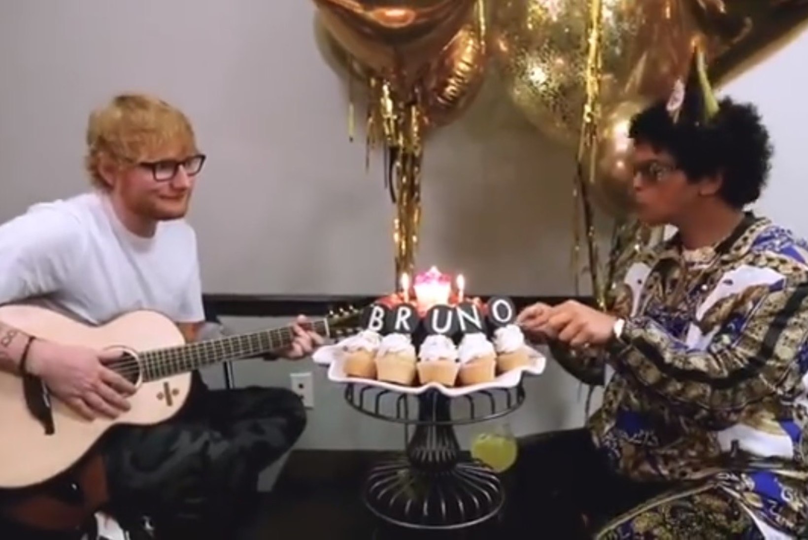 VIDEO | Bruno Mars palkas Ed Sheerani endale sünnipäevalaulu laulma