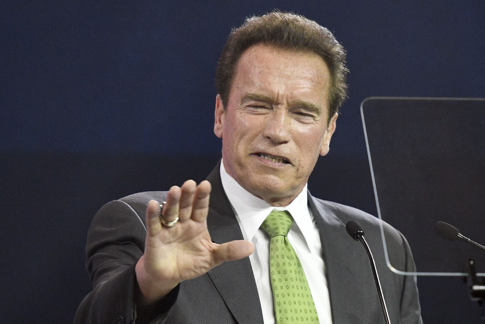 Naisi käperdanud Schwarzenegger: „Astusin korduvalt üle piiri.“