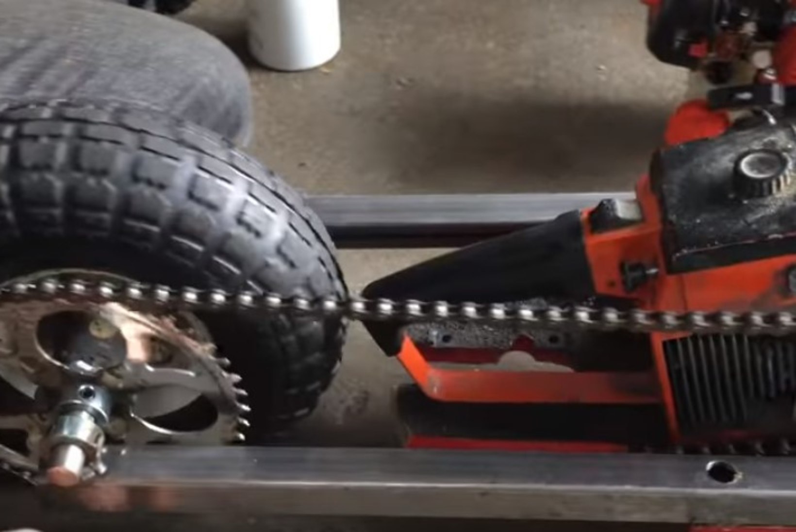 VIDEOD | Vaata, kuidas noored tehnikamehed ristavad rula ja mootorsae
